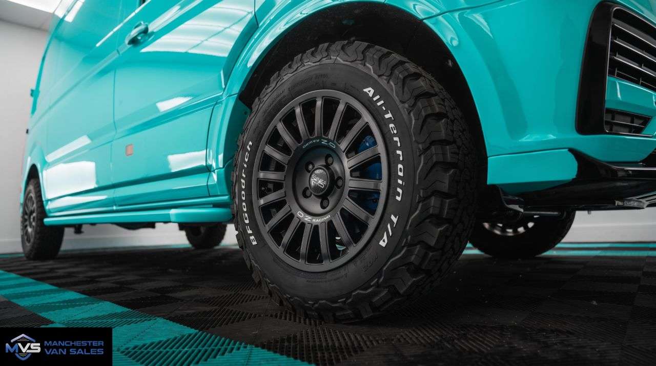 A 2026 MAN TGE 2.0 MWB FWD MCR SPORTS EDITION 180BHP AUTO - TURQUOISE BLUE A 2026 MAN TGE 2.0 MWB FWD MCR SPORTS EDITION 180BHP AUTO - TURQUOISE BLUE