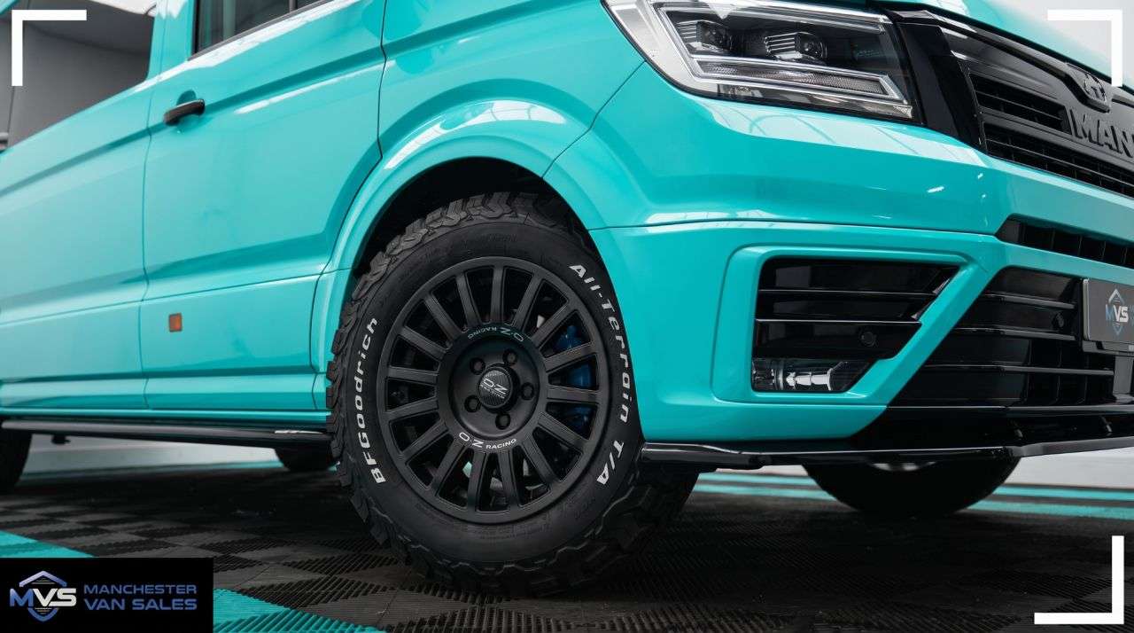 A 2026 MAN TGE 2.0 MWB FWD MCR SPORTS EDITION CREW VAN 180BHP AUTO - TURQUOISE BLUE A 2026 MAN TGE 2.0 MWB FWD MCR SPORTS EDITION CREW VAN 180BHP AUTO - TURQUOISE BLUE