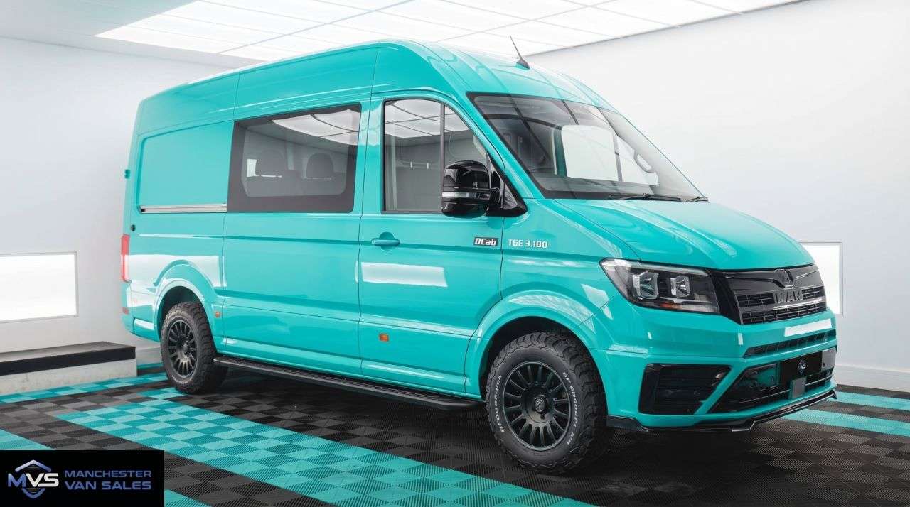 A 2026 MAN TGE 2.0 MWB FWD MCR SPORTS EDITION CREW VAN 180BHP AUTO - TURQUOISE BLUE A 2026 MAN TGE 2.0 MWB FWD MCR SPORTS EDITION CREW VAN 180BHP AUTO - TURQUOISE BLUE