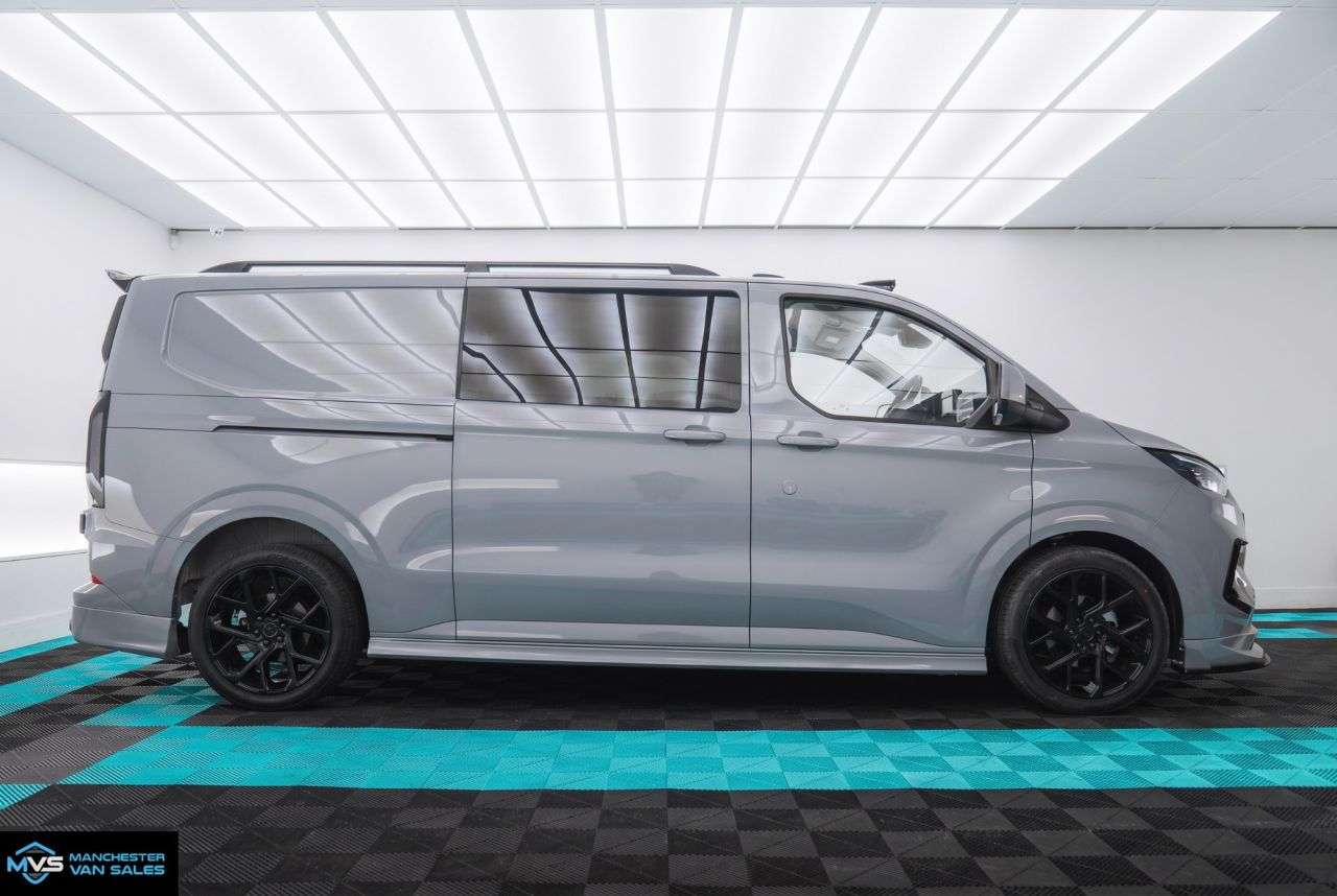 A 2026 FORD TRANSIT CUSTOM 2.0 320 LWB MCR SPORTS EDITION 170BHP AUTO - TAILGATE - GREY MATTER A 2026 FORD TRANSIT CUSTOM 2.0 320 LWB MCR SPORTS EDITION 170BHP AUTO - TAILGATE - GREY MATTER