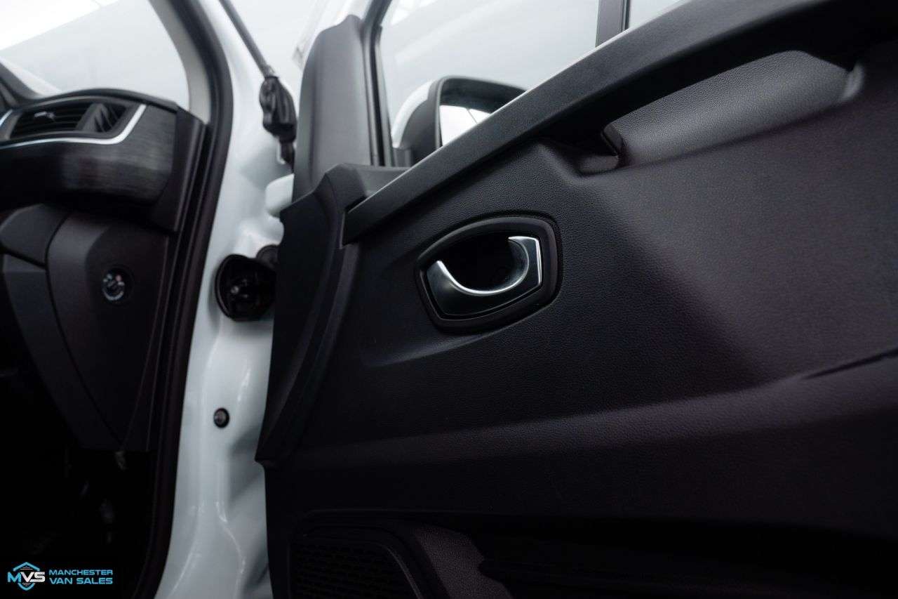 2024 RENAULT TRAFIC 2024 RENAULT TRAFIC
