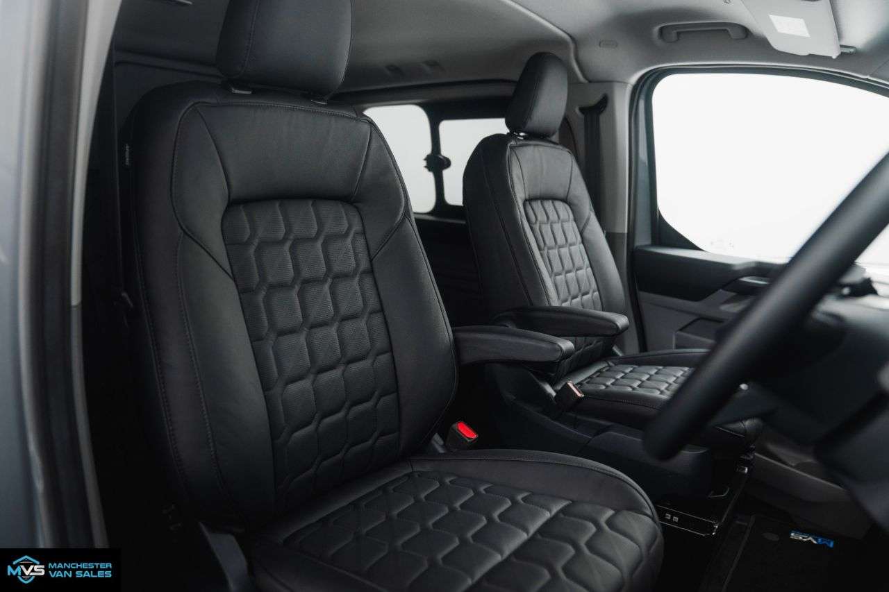 A 2026 FORD TRANSIT CUSTOM 2.0 LWB HALO X DCAB 170BHP AUTO - GREY MATTER A 2026 FORD TRANSIT CUSTOM 2.0 LWB HALO X DCAB 170BHP AUTO - GREY MATTER