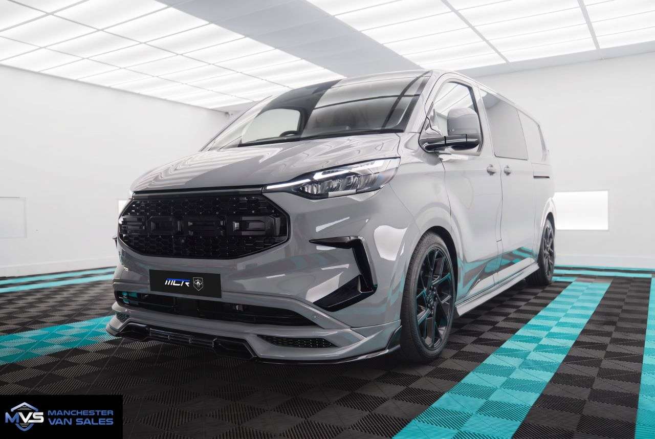 A 2026 FORD TRANSIT CUSTOM 2.5 320 LWB PLUG IN HYBRID MCR SPORTS EDITION DCAB 232BHP AUTO A 2026 FORD TRANSIT CUSTOM 2.5 320 LWB PLUG IN HYBRID MCR SPORTS EDITION DCAB 232BHP AUTO