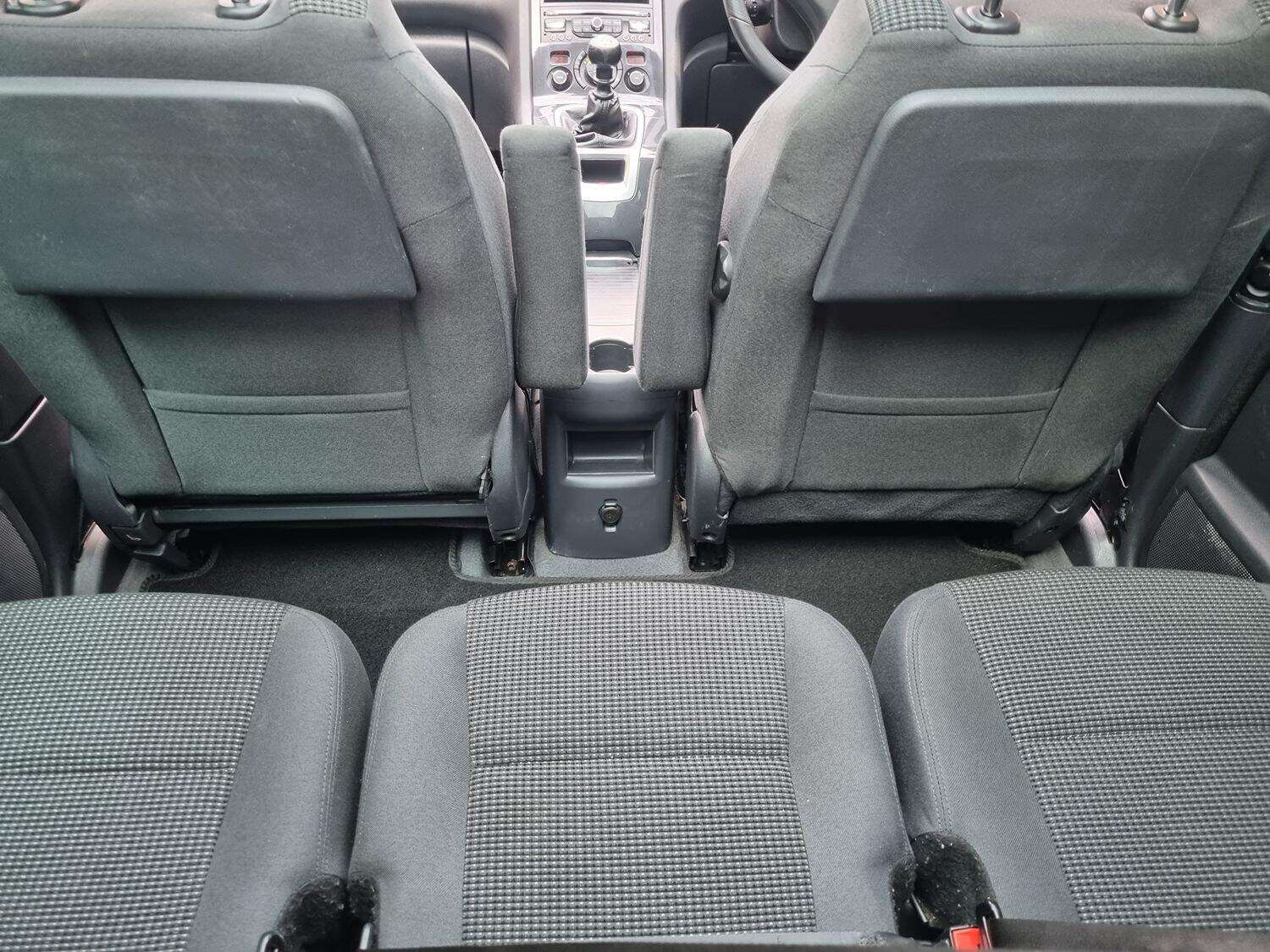 2016 PEUGEOT 5008 2016 PEUGEOT 5008