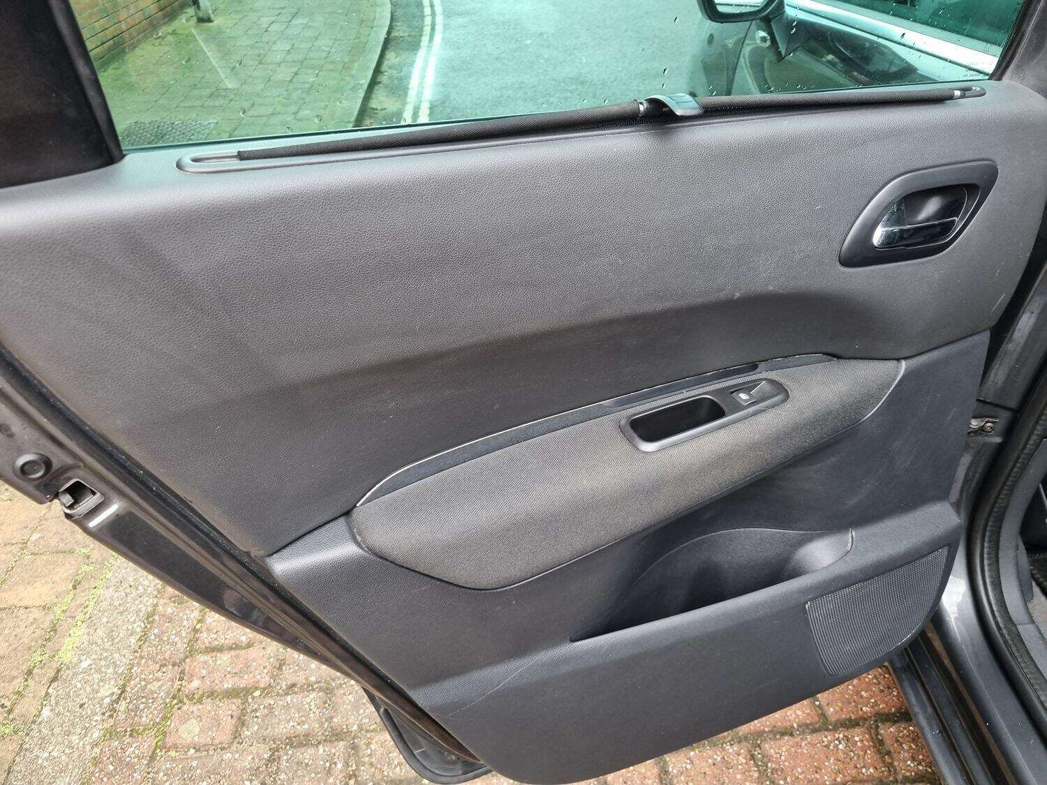 2016 PEUGEOT 5008 2016 PEUGEOT 5008