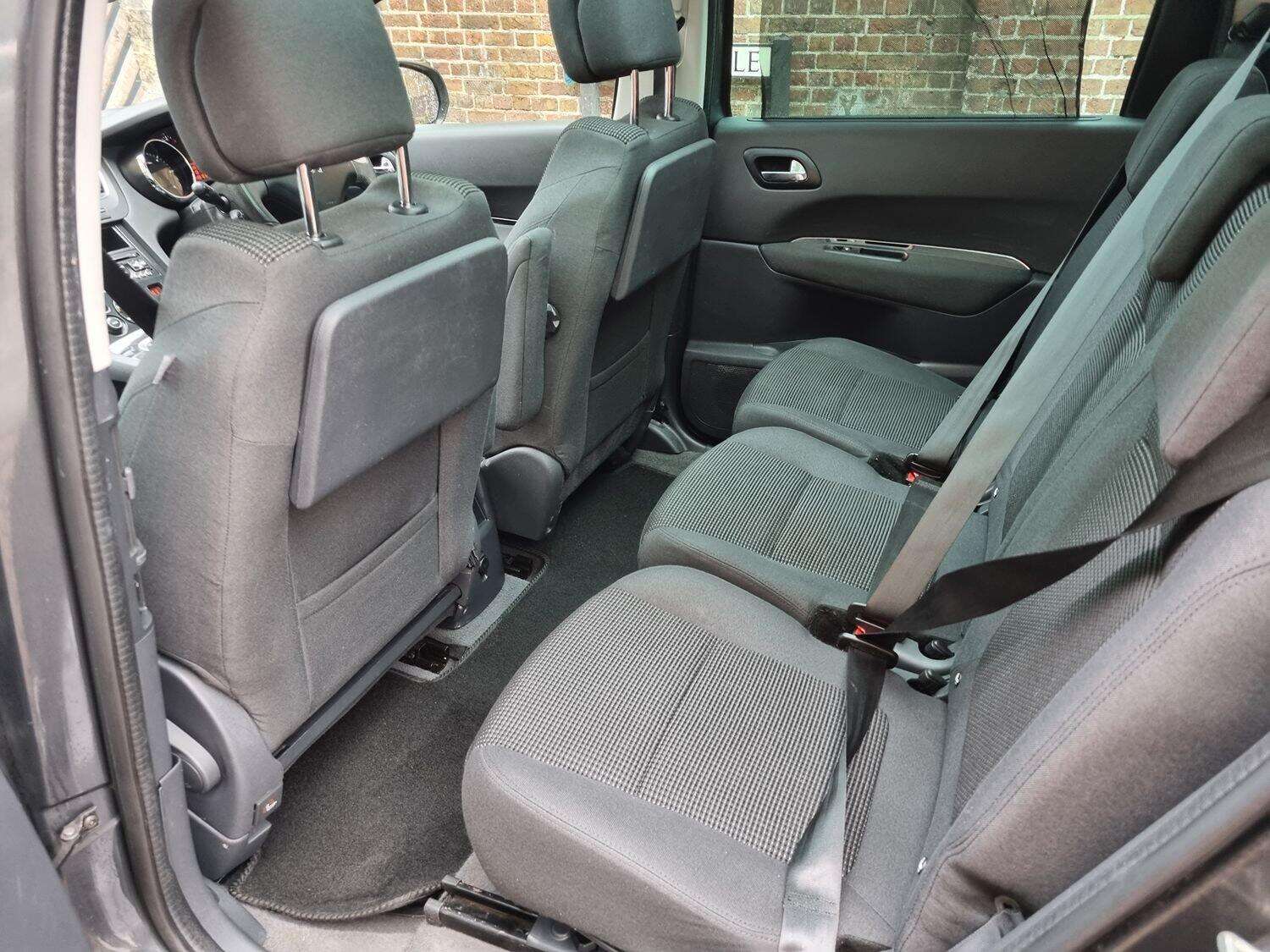 2016 PEUGEOT 5008 2016 PEUGEOT 5008