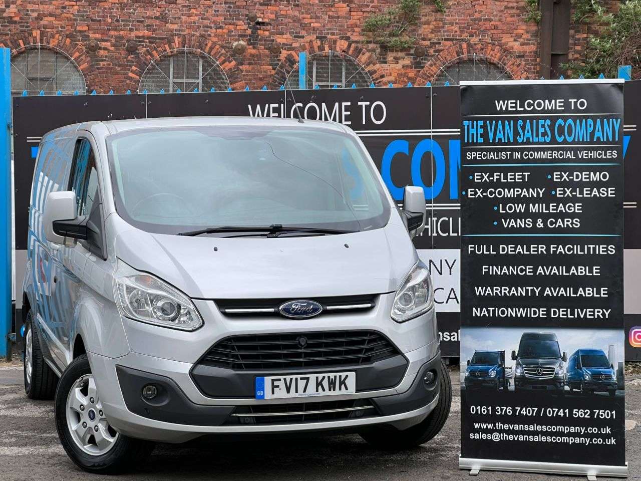 A 2017 FORD TRANSIT CUSTOM 270 LIMITED LR P/V A 2017 FORD TRANSIT CUSTOM 270 LIMITED LR P/V