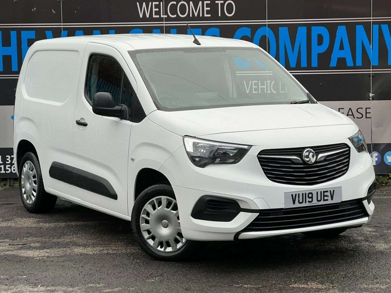 A 2019 VAUXHALL COMBO L1H1 2000 SPORTIVE S/S A 2019 VAUXHALL COMBO L1H1 2000 SPORTIVE S/S