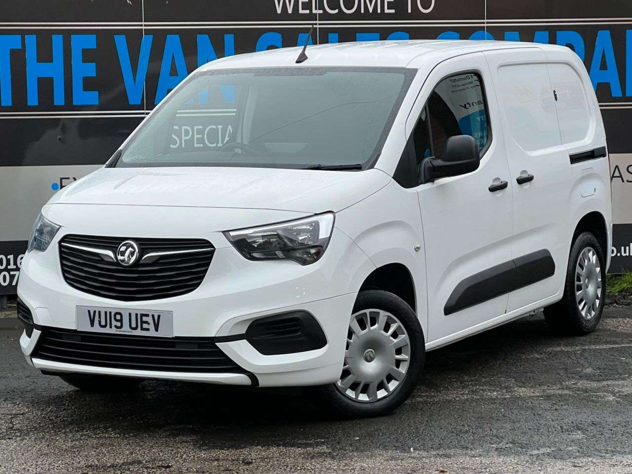 A 2019 VAUXHALL COMBO L1H1 2000 SPORTIVE S/S A 2019 VAUXHALL COMBO L1H1 2000 SPORTIVE S/S