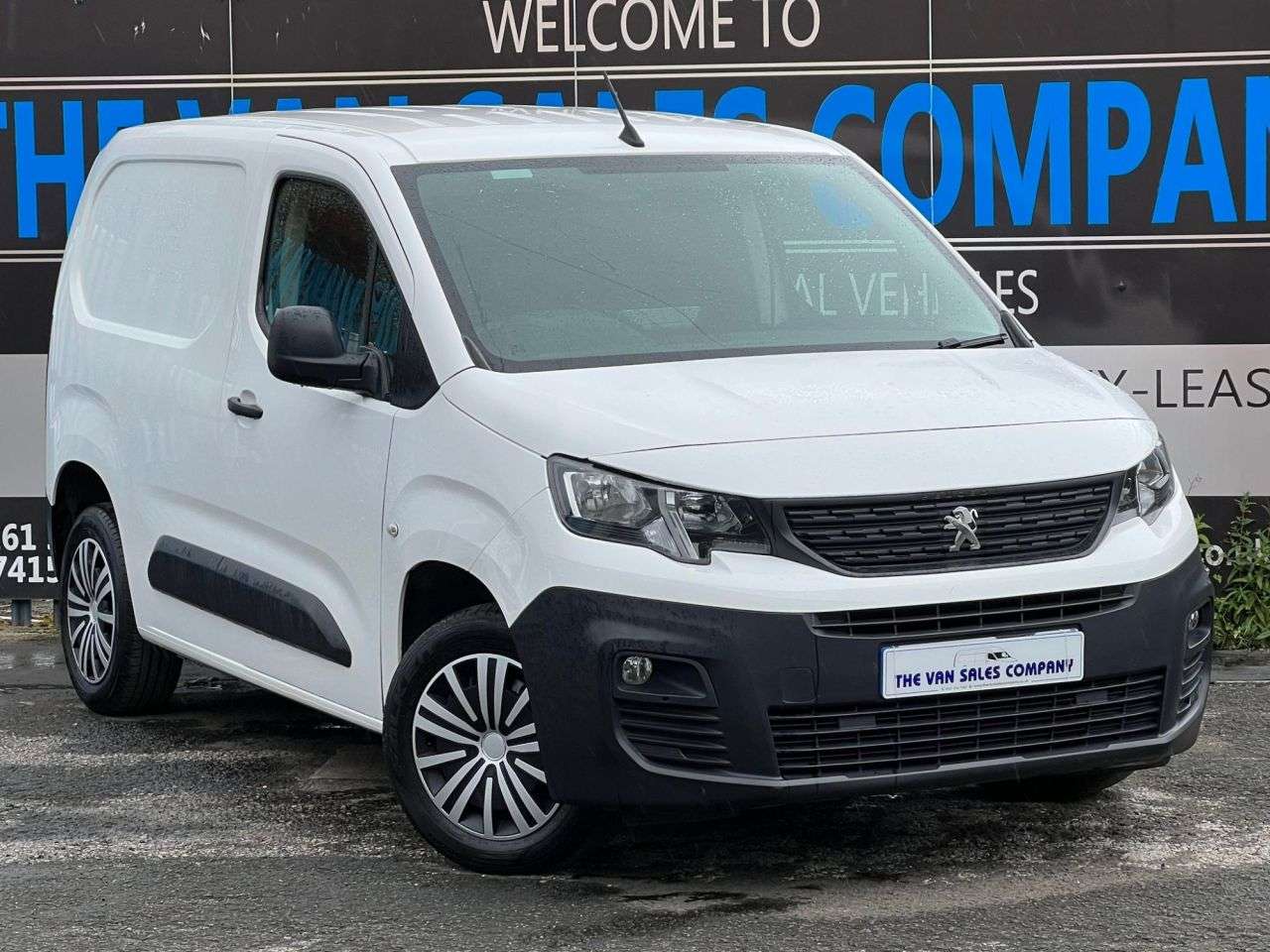 A 2019 PEUGEOT PARTNER 1.5 BLUE E-HDI PROFESSIONAL L1 101 BHP EURO 6 PANEL VAN (3 SEATS) 1 OWNER+A A 2019 PEUGEOT PARTNER 1.5 BLUE E-HDI PROFESSIONAL L1 101 BHP EURO 6 PANEL VAN (3 SEATS) 1 OWNER+A