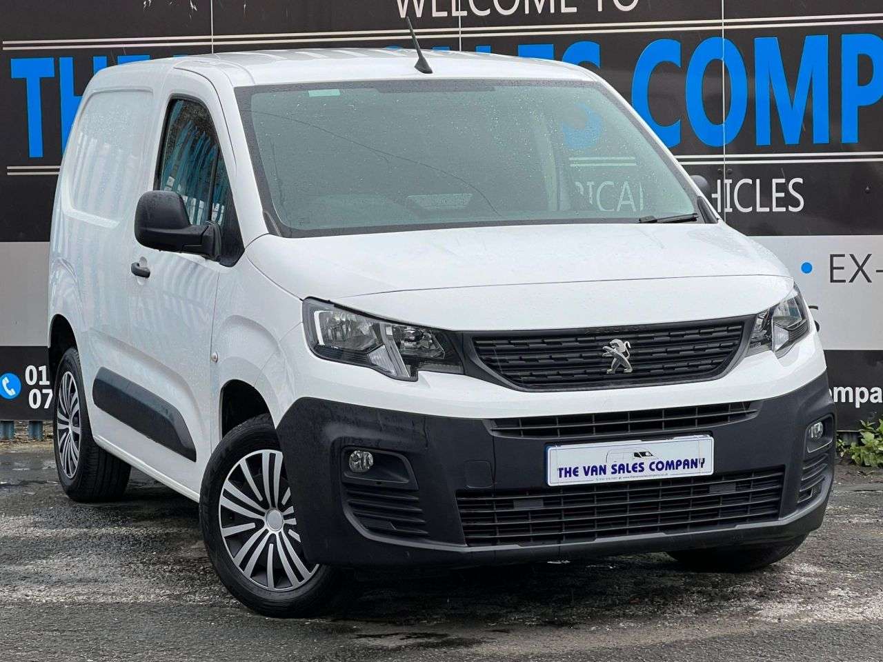 A 2019 PEUGEOT PARTNER 1.5 BLUE E-HDI PROFESSIONAL L1 101 BHP EURO 6 PANEL VAN (3 SEATS) 1 OWNER+A A 2019 PEUGEOT PARTNER 1.5 BLUE E-HDI PROFESSIONAL L1 101 BHP EURO 6 PANEL VAN (3 SEATS) 1 OWNER+A