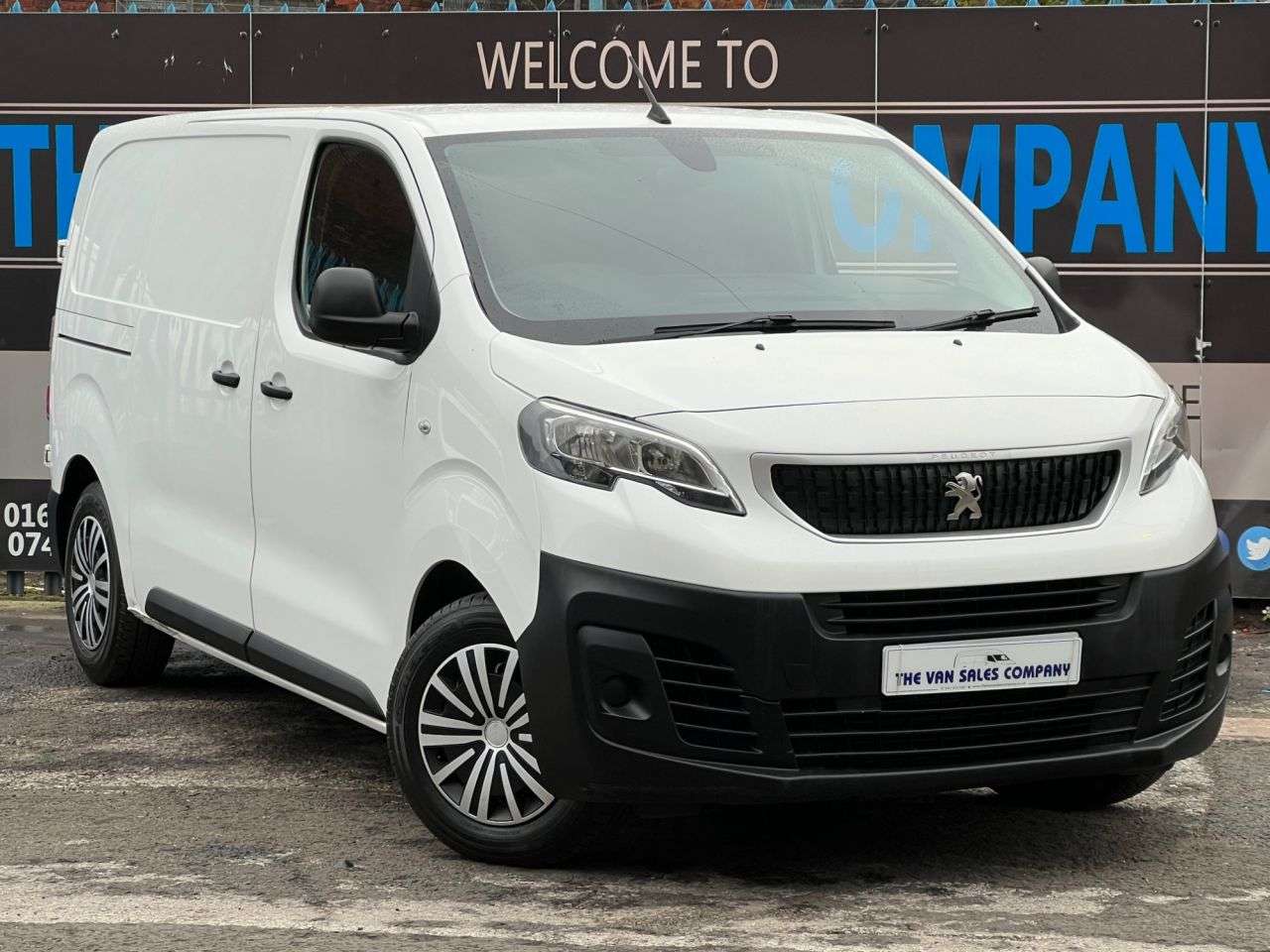 A 2017 PEUGEOT EXPERT 1.6 BLUEHDI 1000 S STANDARD PANEL VAN 6DR DIESEL MANUAL MWB EURO 6 (95 PS) A 2017 PEUGEOT EXPERT 1.6 BLUEHDI 1000 S STANDARD PANEL VAN 6DR DIESEL MANUAL MWB EURO 6 (95 PS)