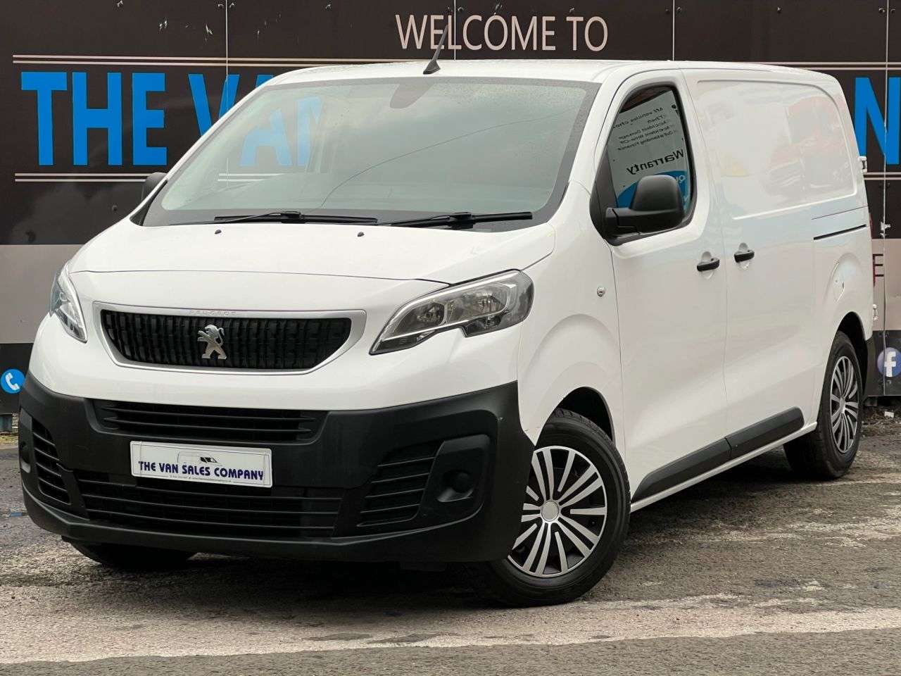 A 2017 PEUGEOT EXPERT 1.6 BLUEHDI 1000 S STANDARD PANEL VAN 6DR DIESEL MANUAL MWB EURO 6 (95 PS) A 2017 PEUGEOT EXPERT 1.6 BLUEHDI 1000 S STANDARD PANEL VAN 6DR DIESEL MANUAL MWB EURO 6 (95 PS)