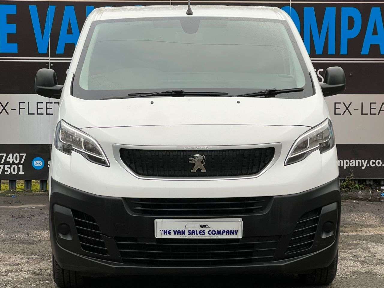 A 2017 PEUGEOT EXPERT 1.6 BLUEHDI 1000 S STANDARD PANEL VAN 6DR DIESEL MANUAL MWB EURO 6 (95 PS) A 2017 PEUGEOT EXPERT 1.6 BLUEHDI 1000 S STANDARD PANEL VAN 6DR DIESEL MANUAL MWB EURO 6 (95 PS)