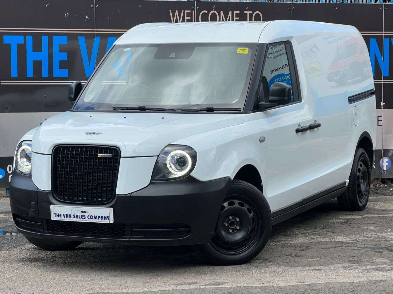 A 2021 LEVC VN5 31kWh BUSINESS PANEL VAN 5DR PETROL PLUG-IN HYBRID AUTO EURO 6 (RANGE EXTEN A 2021 LEVC VN5 31kWh BUSINESS PANEL VAN 5DR PETROL PLUG-IN HYBRID AUTO EURO 6 (RANGE EXTEN