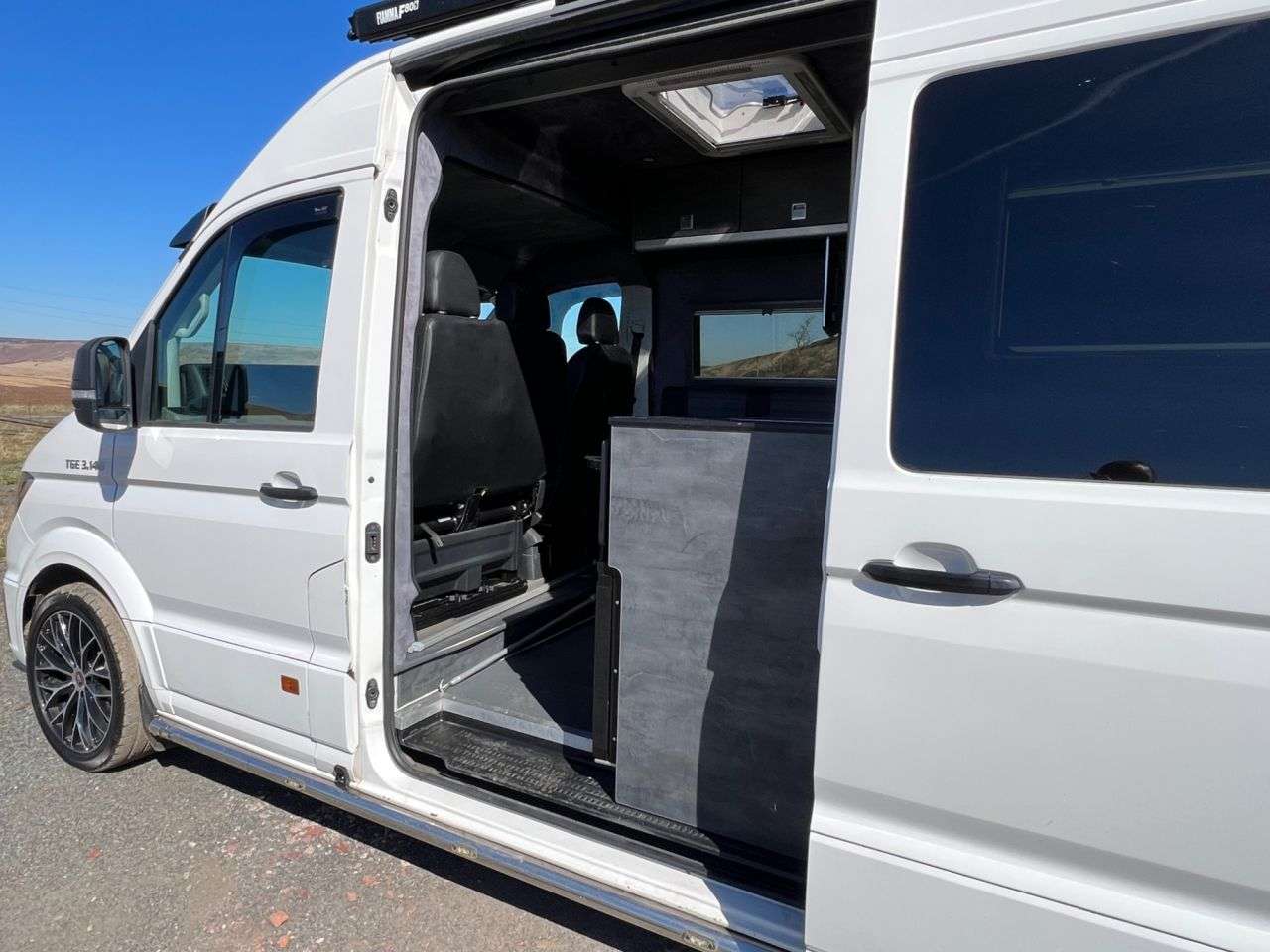 A 2017 MAN TGE 2.0 3140D CAMPER VAN 5DR DIESEL MANUAL FWD LWB HIGH ROOF EURO 6 (S/S) (140 A 2017 MAN TGE 2.0 3140D CAMPER VAN 5DR DIESEL MANUAL FWD LWB HIGH ROOF EURO 6 (S/S) (140