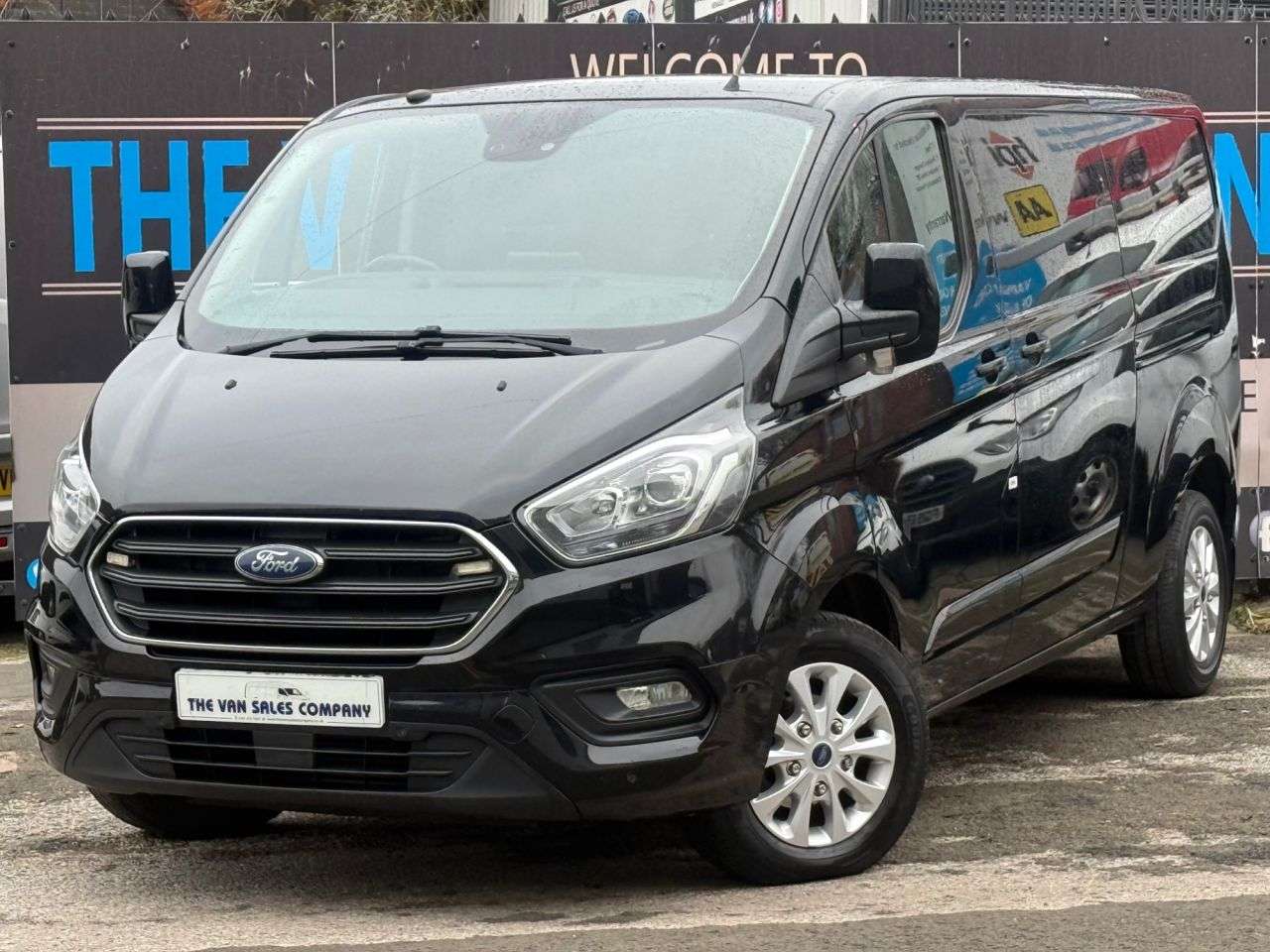 A 2019 FORD TRANSIT CUSTOM 2.0 300 ECOBLUE LIMITED PANEL VAN 5DR DIESEL AUTO L2 H1 EURO 6 LWB (S/S) (1 A 2019 FORD TRANSIT CUSTOM 2.0 300 ECOBLUE LIMITED PANEL VAN 5DR DIESEL AUTO L2 H1 EURO 6 LWB (S/S) (1