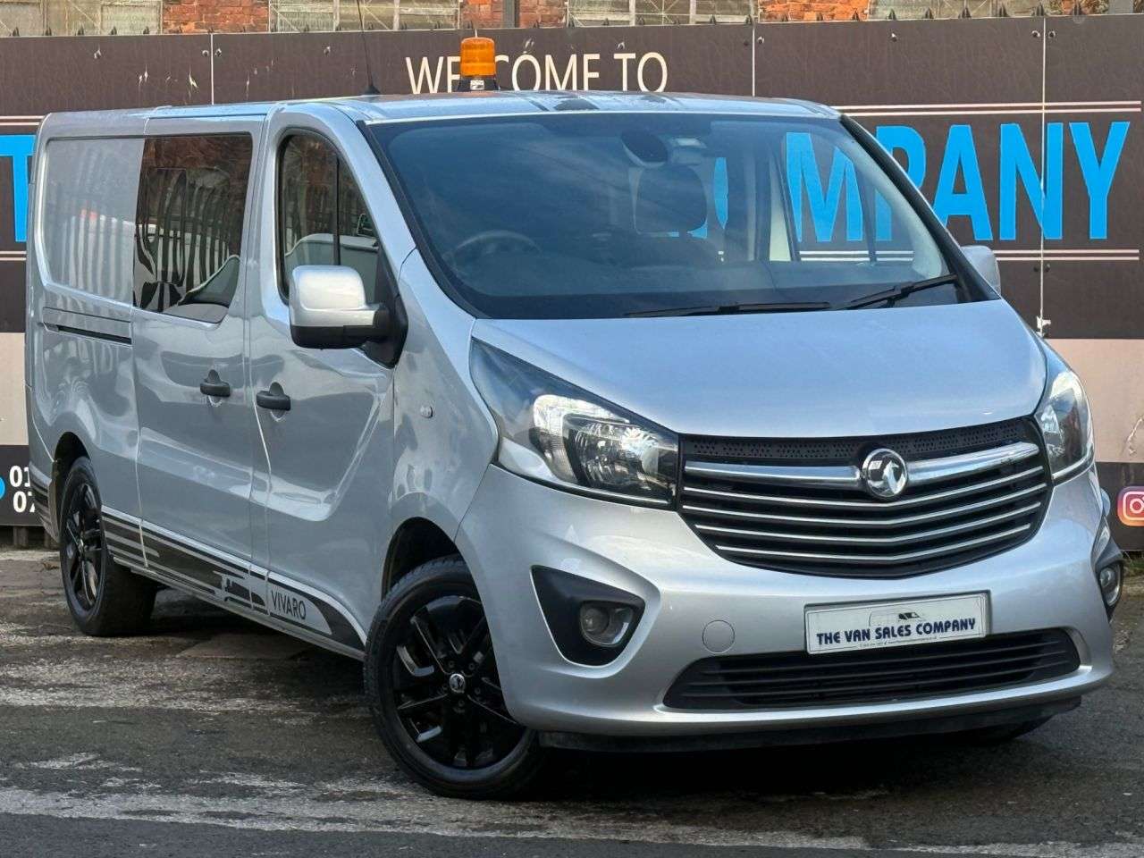 A 2019 VAUXHALL VIVARO 1.6 CDTI 2900 BITURBO ECOTEC LIMITED EDITION NAV CREW VAN DOUBLE CAB 5DR DI A 2019 VAUXHALL VIVARO 1.6 CDTI 2900 BITURBO ECOTEC LIMITED EDITION NAV CREW VAN DOUBLE CAB 5DR DI