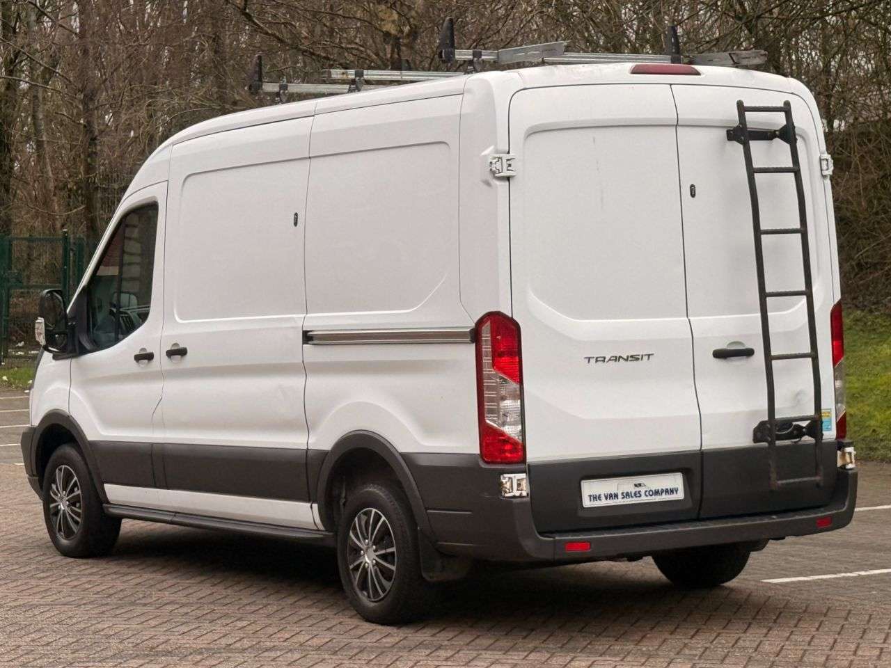 A 2017 FORD TRANSIT 2.0 290 ECO BLUE PANEL VAN 5DR DIESEL MANUAL FWD L2 H2 EURO 6 (130 PS) PANE A 2017 FORD TRANSIT 2.0 290 ECO BLUE PANEL VAN 5DR DIESEL MANUAL FWD L2 H2 EURO 6 (130 PS) PANE