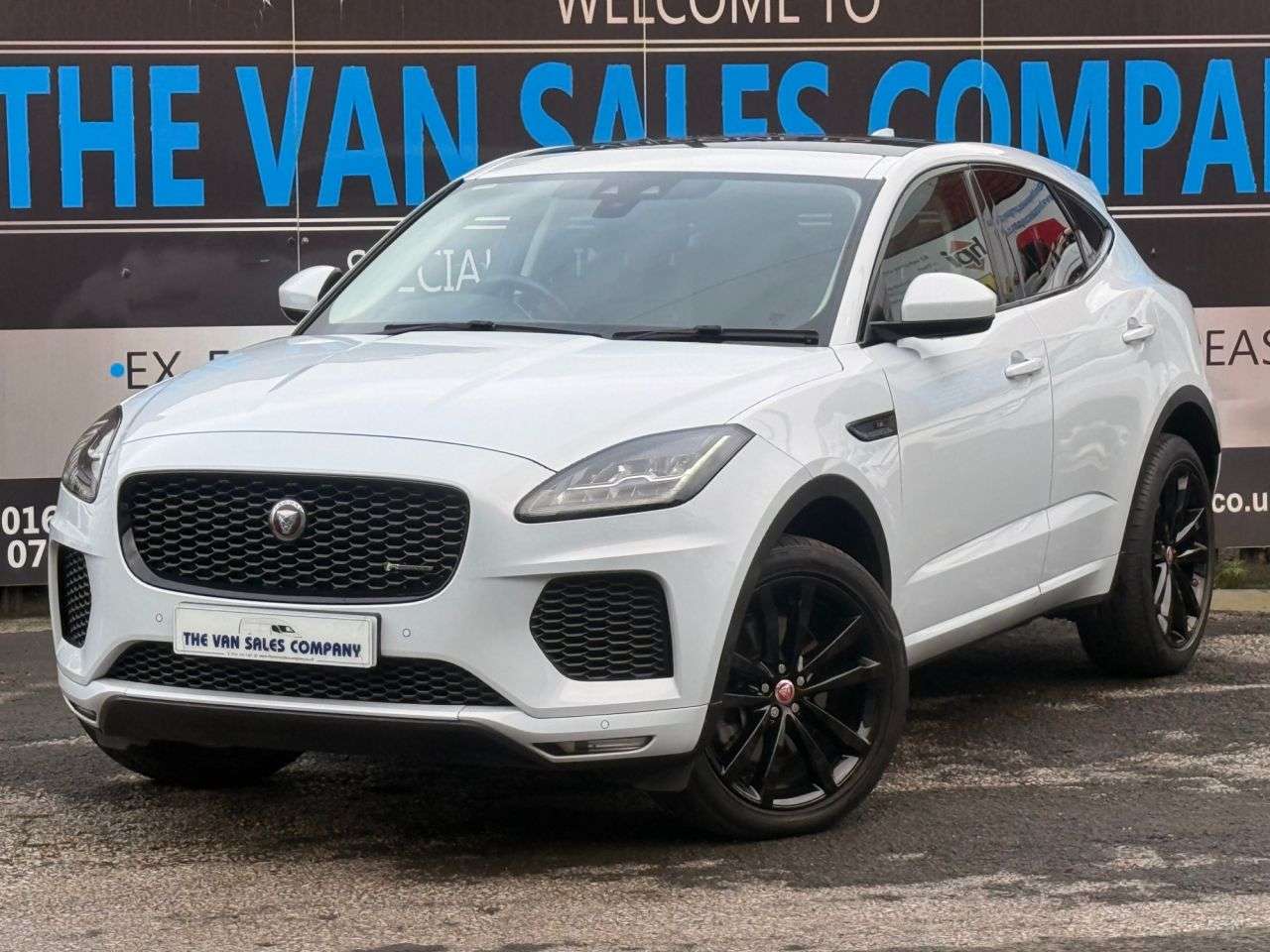 A 2018 JAGUAR E-PACE 2.0 D240 R-Dynamic SE SUV 5dr Diesel Auto AWD Euro 6 (s/s) (240 ps) A 2018 JAGUAR E-PACE 2.0 D240 R-Dynamic SE SUV 5dr Diesel Auto AWD Euro 6 (s/s) (240 ps)