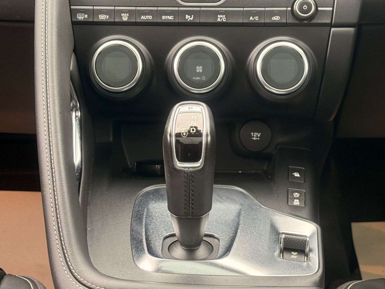 2018 JAGUAR E-PACE 2018 JAGUAR E-PACE