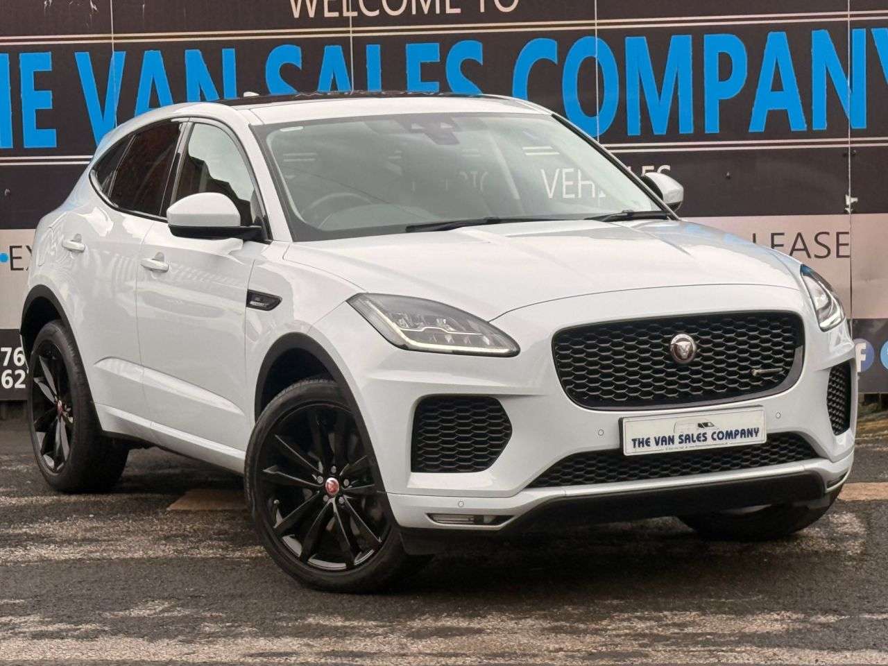 A 2018 JAGUAR E-PACE 2.0 D240 R-Dynamic SE SUV 5dr Diesel Auto AWD Euro 6 (s/s) (240 ps) A 2018 JAGUAR E-PACE 2.0 D240 R-Dynamic SE SUV 5dr Diesel Auto AWD Euro 6 (s/s) (240 ps)
