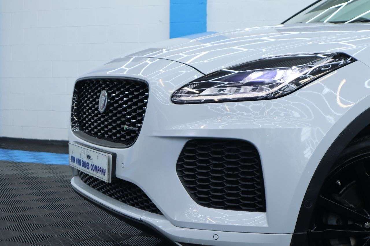 A 2018 JAGUAR E-PACE 2.0 D240 R-Dynamic SE SUV 5dr Diesel Auto AWD Euro 6 (s/s) (240 ps) A 2018 JAGUAR E-PACE 2.0 D240 R-Dynamic SE SUV 5dr Diesel Auto AWD Euro 6 (s/s) (240 ps)