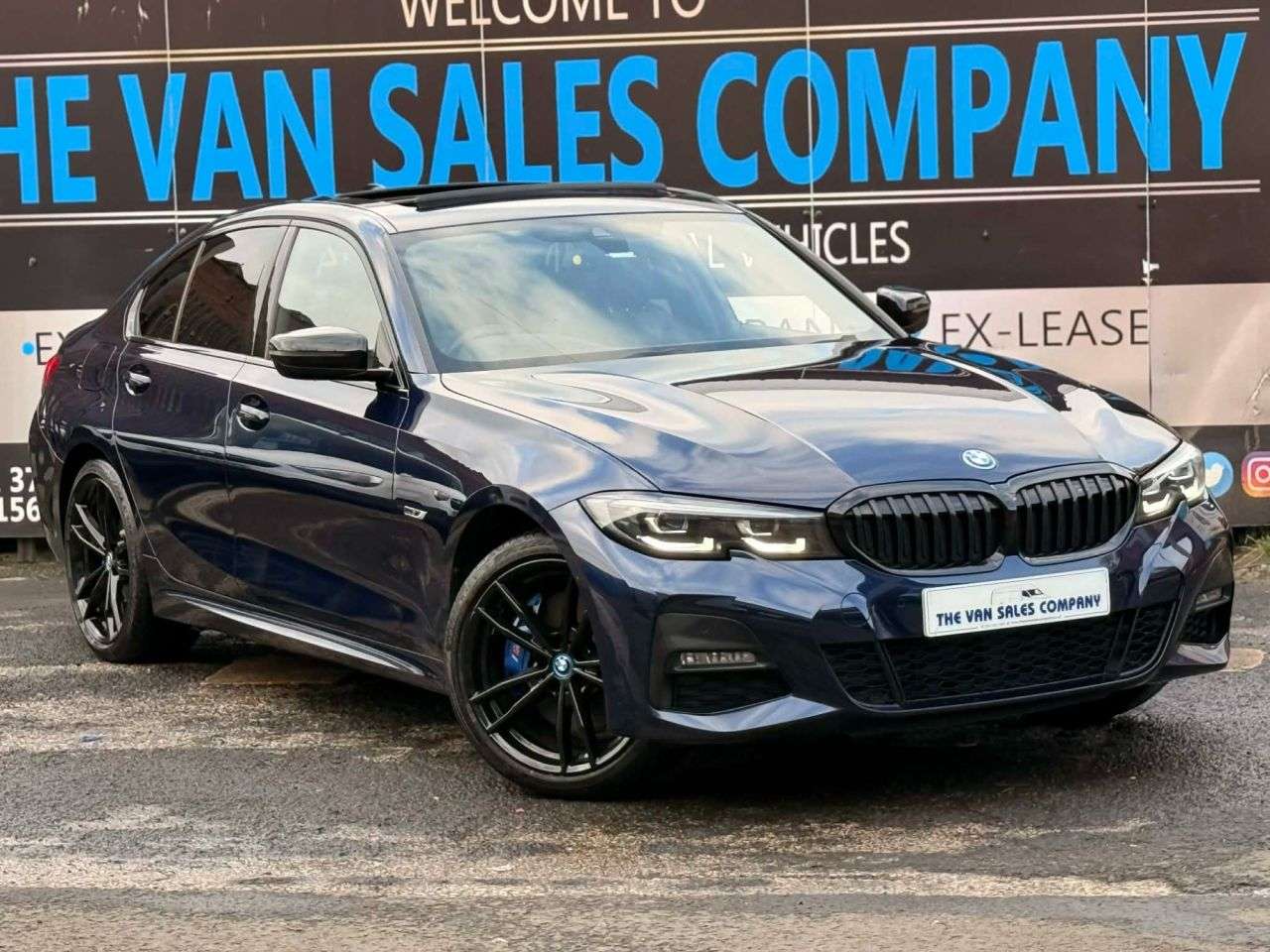 A 2022 BMW 3 SERIES 2.0 330e 12kWh M SPORT PRO EDITION SALOON 4DR PETROL PLUG-IN HYBRID AUTO EU A 2022 BMW 3 SERIES 2.0 330e 12kWh M SPORT PRO EDITION SALOON 4DR PETROL PLUG-IN HYBRID AUTO EU