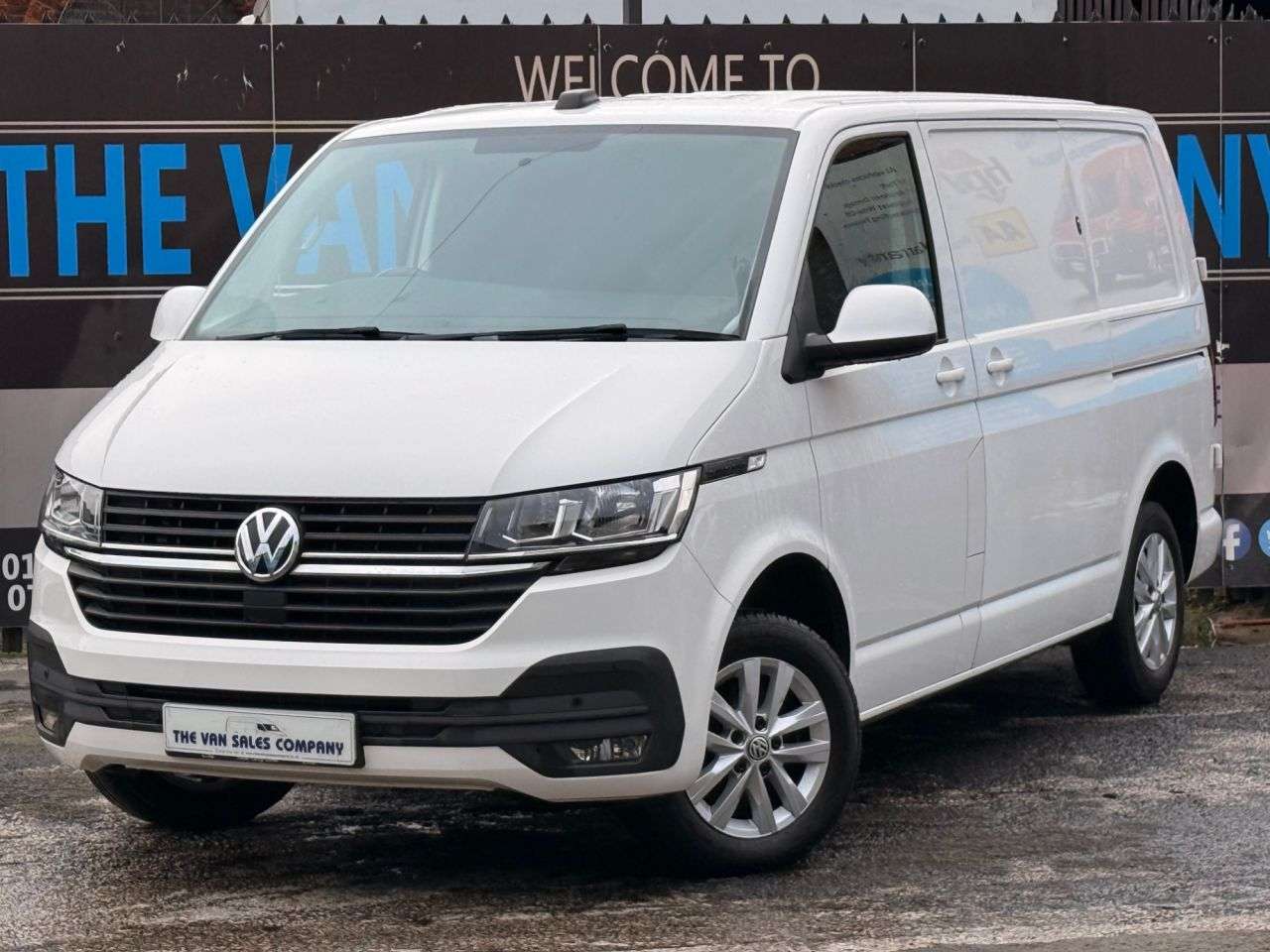 A 2021 VOLKSWAGEN TRANSPORTER 2.0 TDI T28 HIGHLINE PANEL VAN 5DR DIESEL MANUAL FWD SWB EURO 6 (S/S) (110 A 2021 VOLKSWAGEN TRANSPORTER 2.0 TDI T28 HIGHLINE PANEL VAN 5DR DIESEL MANUAL FWD SWB EURO 6 (S/S) (110