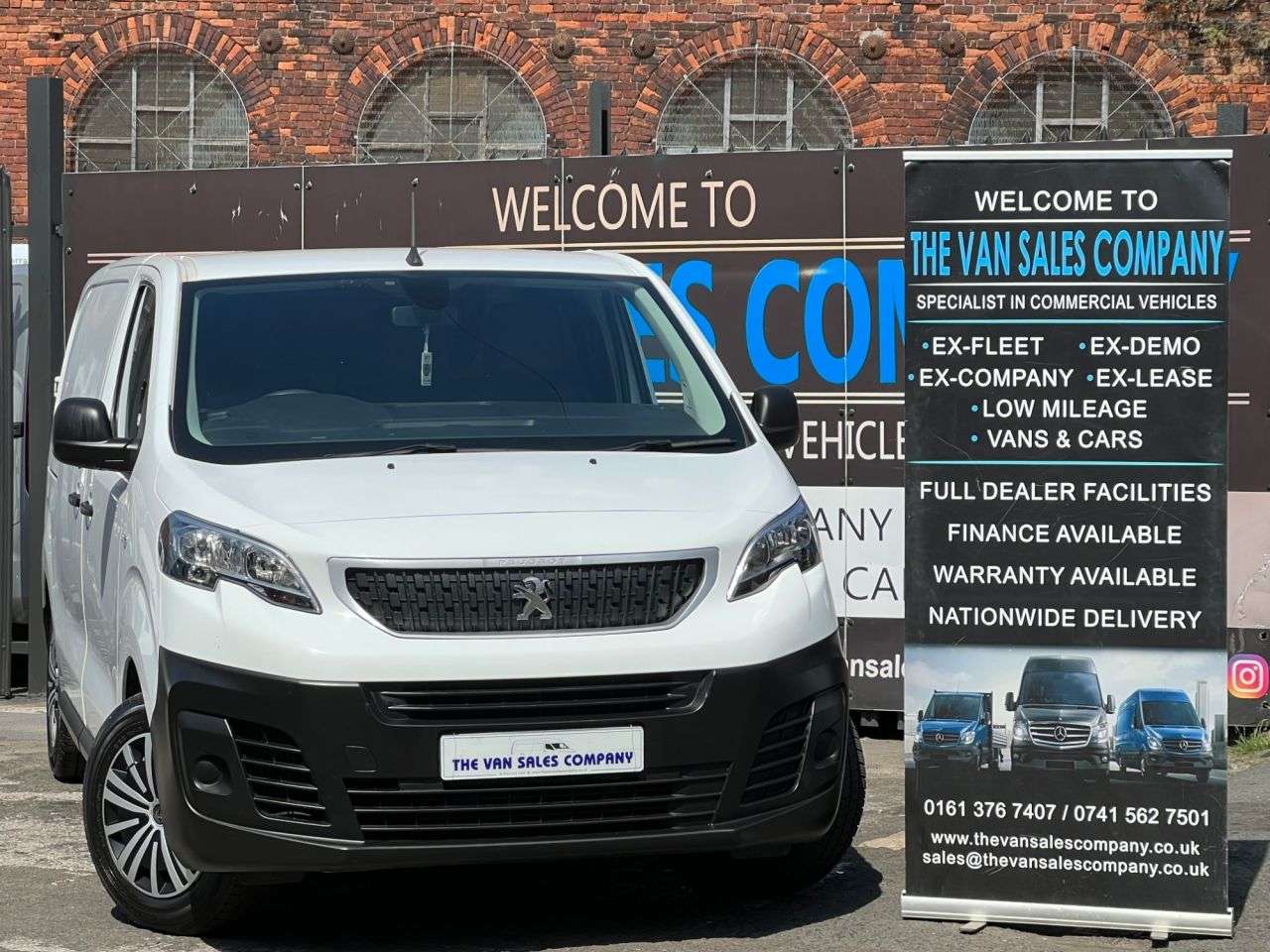 A 2022 PEUGEOT EXPERT 1.5 BLUE EHDI 1000 PROFESSIONAL PREMIUM STANDARD PANEL VAN 6DR DIESEL MANUA A 2022 PEUGEOT EXPERT 1.5 BLUE EHDI 1000 PROFESSIONAL PREMIUM STANDARD PANEL VAN 6DR DIESEL MANUA