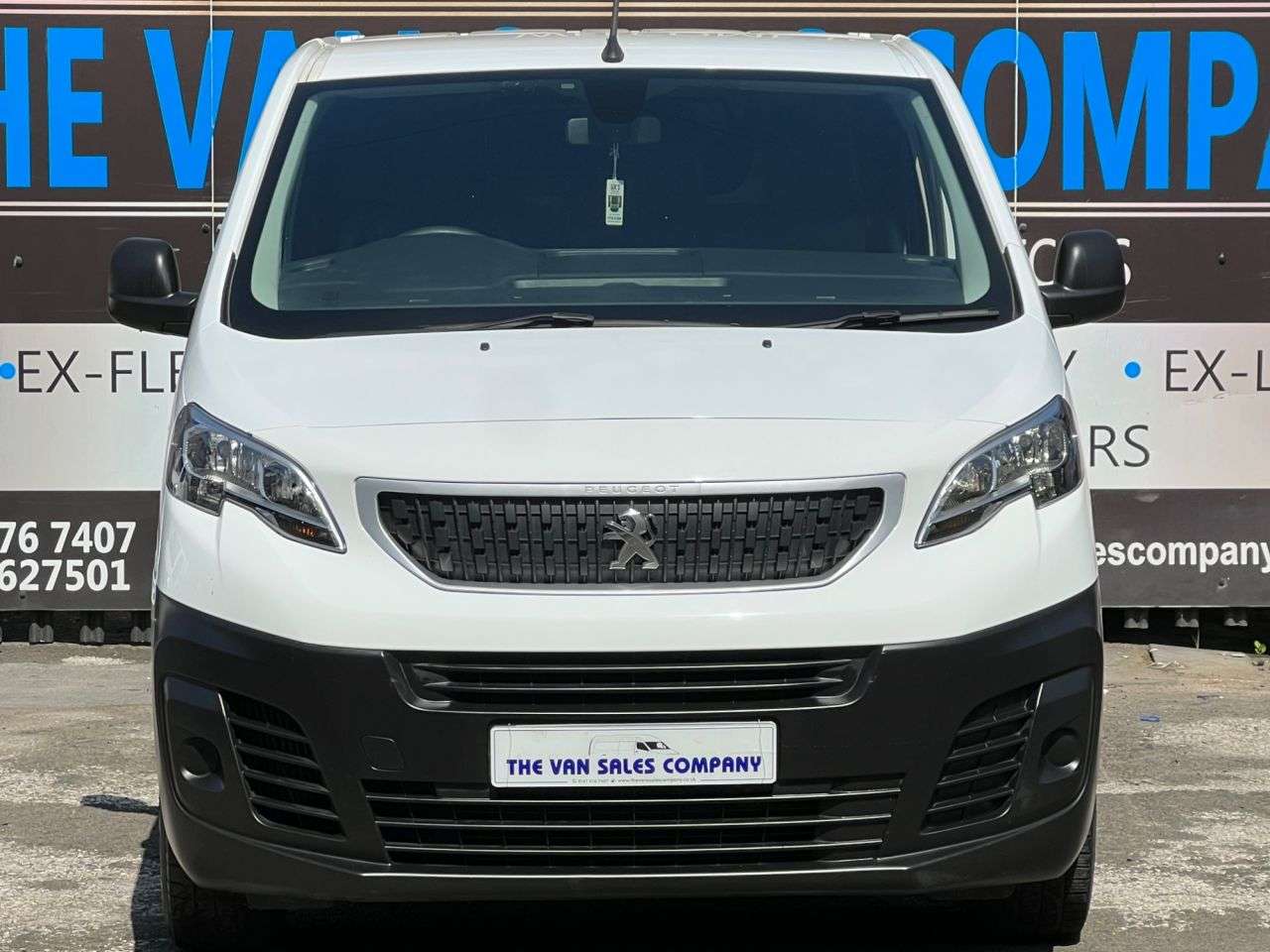 A 2022 PEUGEOT EXPERT 1.5 BLUE EHDI 1000 PROFESSIONAL PREMIUM STANDARD PANEL VAN 6DR DIESEL MANUA A 2022 PEUGEOT EXPERT 1.5 BLUE EHDI 1000 PROFESSIONAL PREMIUM STANDARD PANEL VAN 6DR DIESEL MANUA