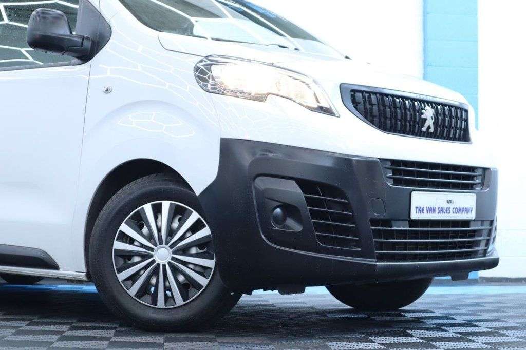 A 2022 PEUGEOT EXPERT 1.5 BLUE EHDI 1000 PROFESSIONAL PREMIUM STANDARD PANEL VAN 6DR DIESEL MANUA A 2022 PEUGEOT EXPERT 1.5 BLUE EHDI 1000 PROFESSIONAL PREMIUM STANDARD PANEL VAN 6DR DIESEL MANUA