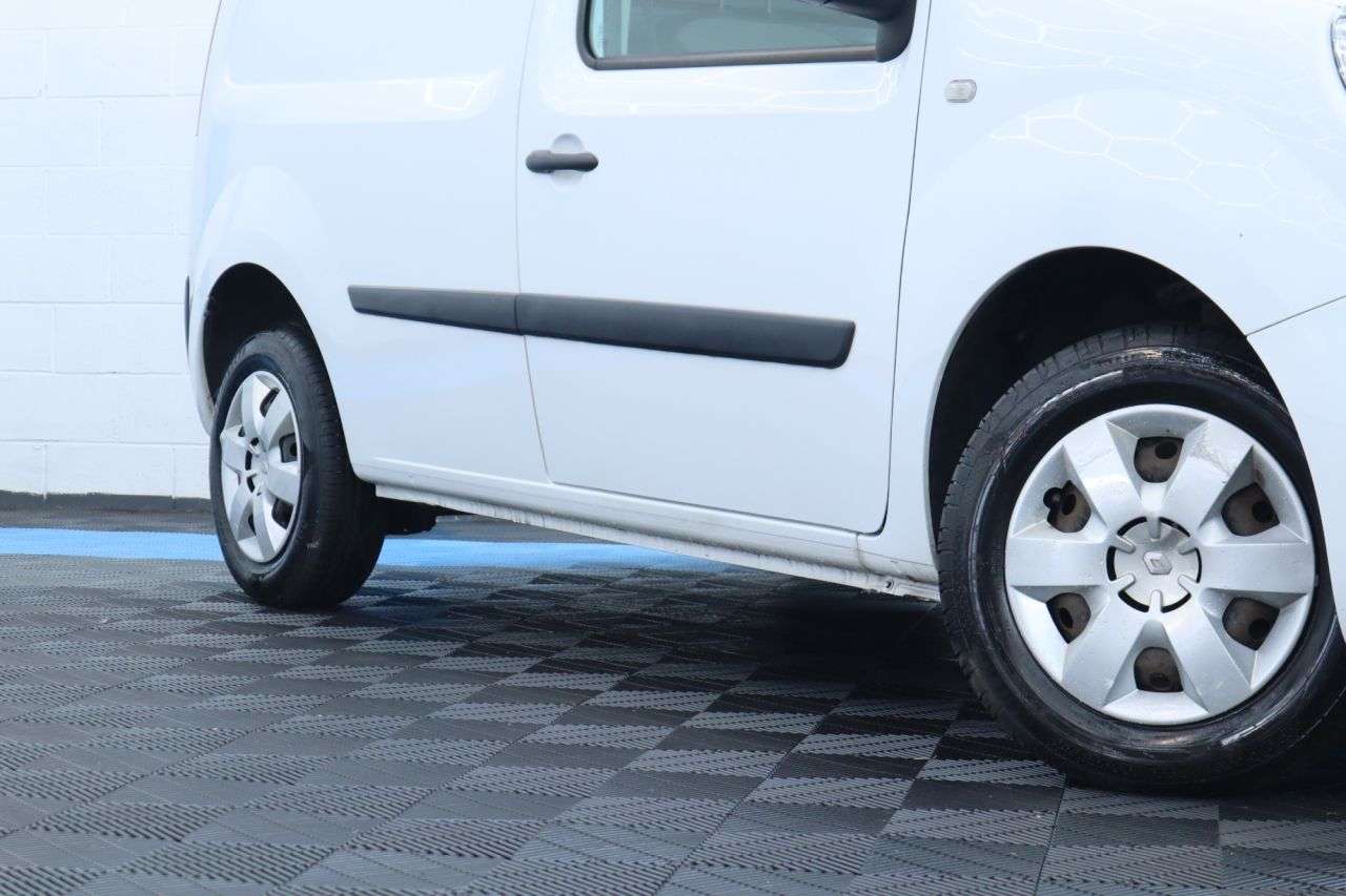 A 2020 RENAULT KANGOO 1.5 DCI ENERGY ML19 BUSINESS+ PANEL VAN 5DR DIESEL MANUAL MWB EURO 6 (S/S) A 2020 RENAULT KANGOO 1.5 DCI ENERGY ML19 BUSINESS+ PANEL VAN 5DR DIESEL MANUAL MWB EURO 6 (S/S)