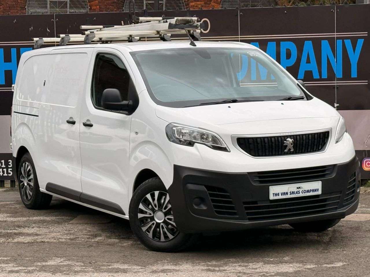 A 2020 PEUGEOT EXPERT 1.5 BLUE E-HDI 1000 PROFESSIONAL STANDARD PANEL VAN 6DR DIESEL MANUAL MWB E A 2020 PEUGEOT EXPERT 1.5 BLUE E-HDI 1000 PROFESSIONAL STANDARD PANEL VAN 6DR DIESEL MANUAL MWB E