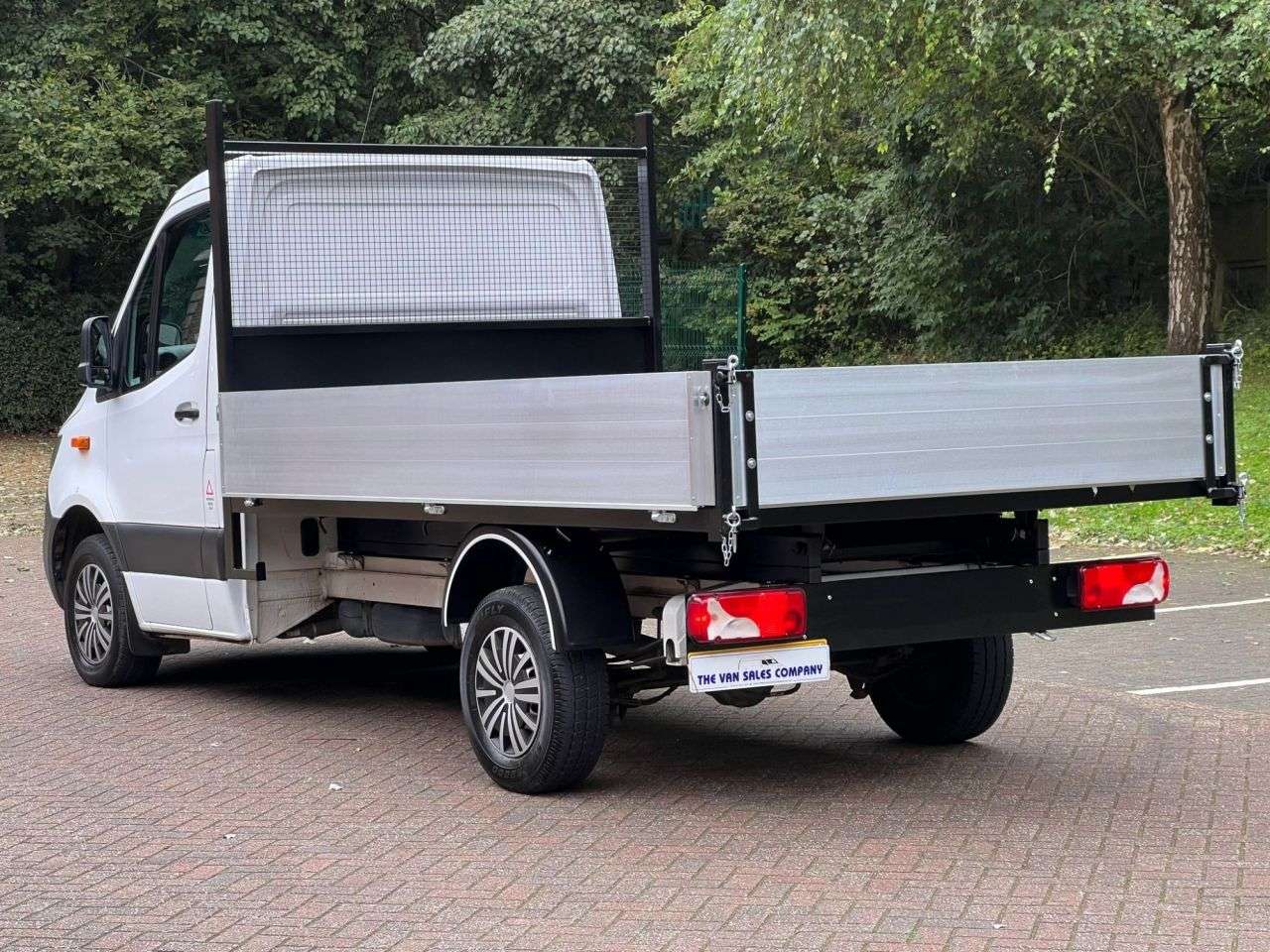 A 2020 MERCEDES-BENZ SPRINTER 2.0 315 CDI PROGRESSIVE TIPPER 3.5T 2DR DIESEL 9G-TRONIC AUTOMATIC RWD L2 E A 2020 MERCEDES-BENZ SPRINTER 2.0 315 CDI PROGRESSIVE TIPPER 3.5T 2DR DIESEL 9G-TRONIC AUTOMATIC RWD L2 E