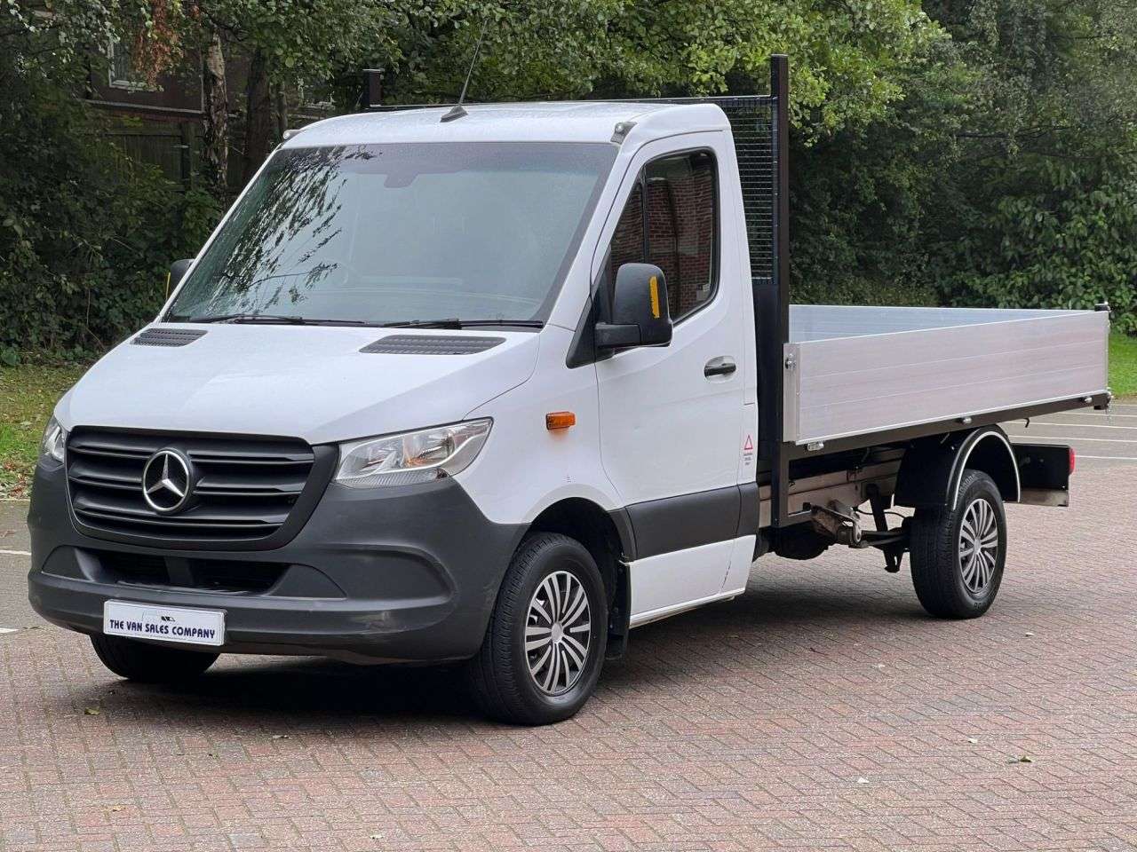 A 2020 MERCEDES-BENZ SPRINTER 2.0 315 CDI PROGRESSIVE TIPPER 3.5T 2DR DIESEL 9G-TRONIC AUTOMATIC RWD L2 E A 2020 MERCEDES-BENZ SPRINTER 2.0 315 CDI PROGRESSIVE TIPPER 3.5T 2DR DIESEL 9G-TRONIC AUTOMATIC RWD L2 E