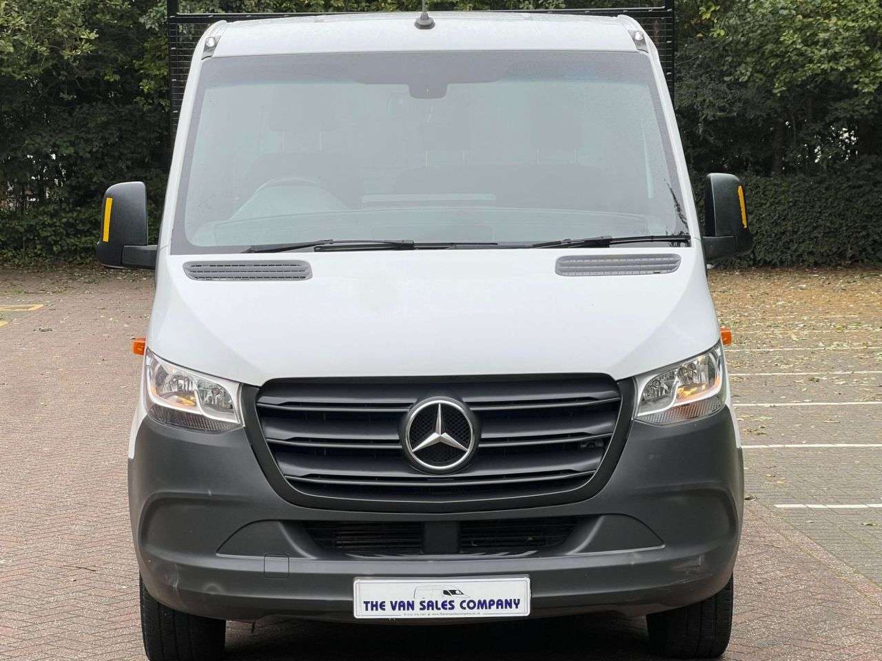 A 2020 MERCEDES-BENZ SPRINTER 2.0 315 CDI PROGRESSIVE TIPPER 3.5T 2DR DIESEL 9G-TRONIC AUTOMATIC RWD L2 E A 2020 MERCEDES-BENZ SPRINTER 2.0 315 CDI PROGRESSIVE TIPPER 3.5T 2DR DIESEL 9G-TRONIC AUTOMATIC RWD L2 E