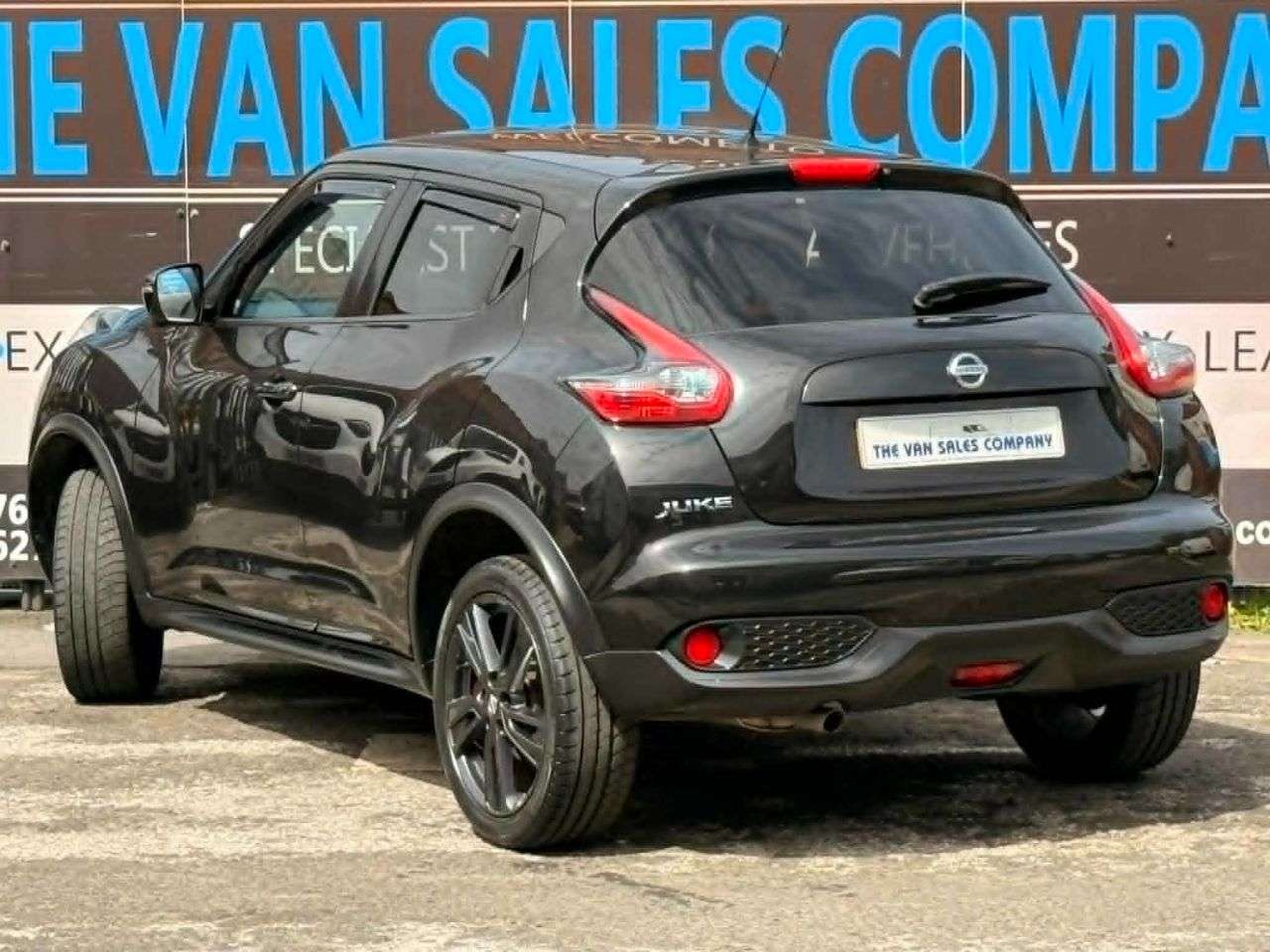 A 2018 NISSAN JUKE 1.6 TEKNA (BOSE EDITION) SUV 5DR PETROL MANUAL EURO 6 (112 PS) NAV LOW MILE A 2018 NISSAN JUKE 1.6 TEKNA (BOSE EDITION) SUV 5DR PETROL MANUAL EURO 6 (112 PS) NAV LOW MILE