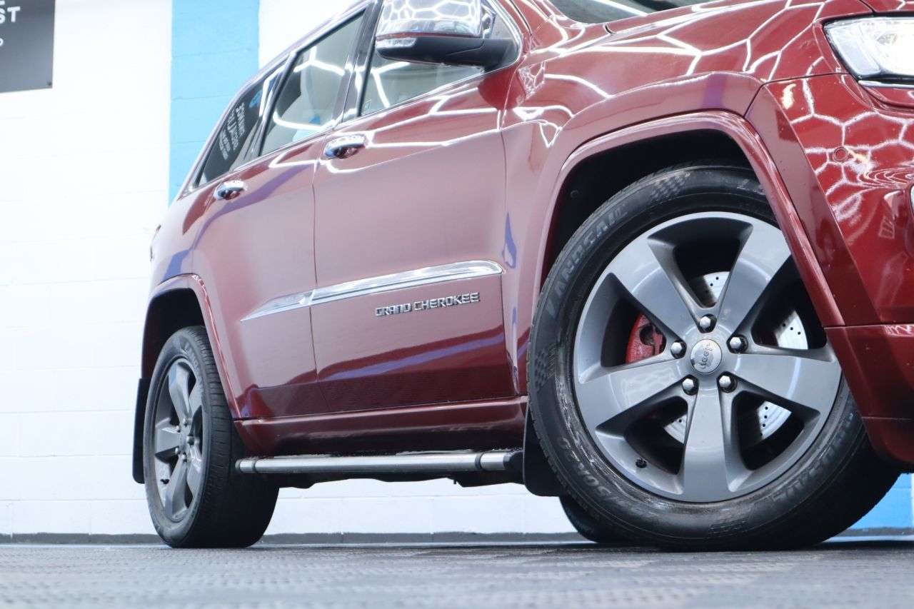 A 2014 JEEP GRAND CHEROKEE 3.0 V6 CRD Limited Plus SUV 5dr Diesel Auto 4WD Euro 5 (247 bhp) A 2014 JEEP GRAND CHEROKEE 3.0 V6 CRD Limited Plus SUV 5dr Diesel Auto 4WD Euro 5 (247 bhp)