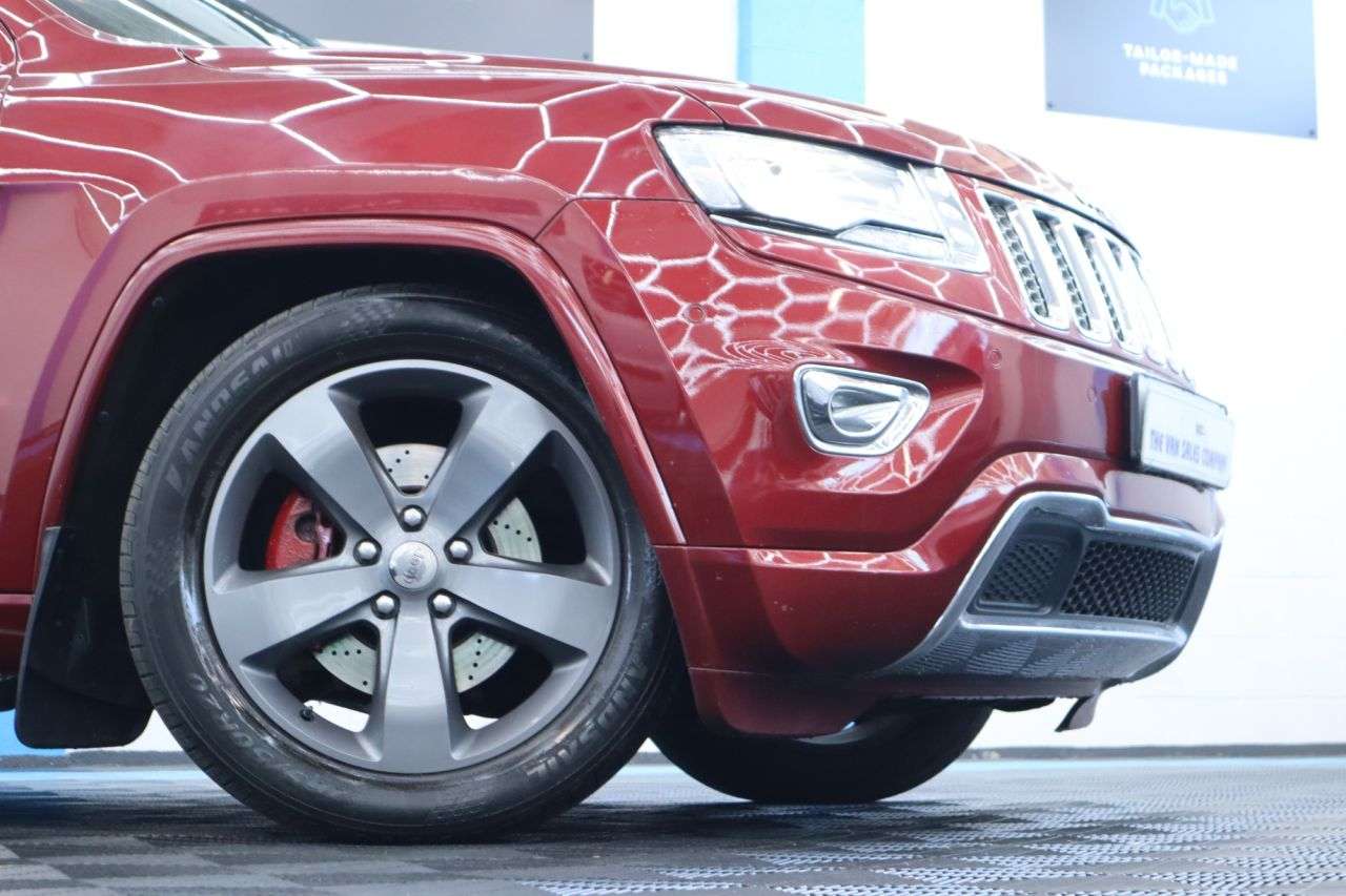 A 2014 JEEP GRAND CHEROKEE 3.0 V6 CRD Limited Plus SUV 5dr Diesel Auto 4WD Euro 5 (247 bhp) A 2014 JEEP GRAND CHEROKEE 3.0 V6 CRD Limited Plus SUV 5dr Diesel Auto 4WD Euro 5 (247 bhp)
