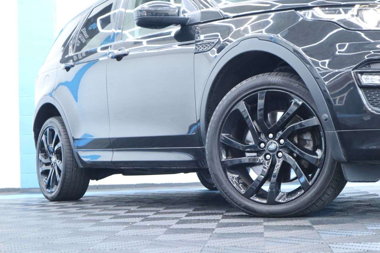 A 2018 LAND ROVER DISCOVERY SPORT 2.0 SD4 HSE Dynamic Lux SUV 5dr Diesel Auto 4WD Euro 6 (s/s) (240 ps) LOW M A 2018 LAND ROVER DISCOVERY SPORT 2.0 SD4 HSE Dynamic Lux SUV 5dr Diesel Auto 4WD Euro 6 (s/s) (240 ps) LOW M