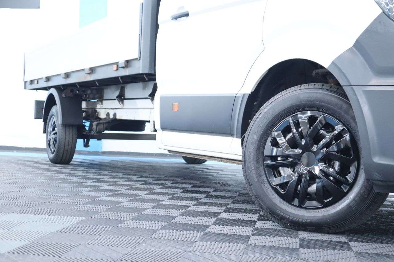 A 2022 VOLKSWAGEN CRAFTER 2.0 TDI CR35 Startline Dropside 2dr Diesel Manual FWD LWB Euro 6 (s/s) (ETG A 2022 VOLKSWAGEN CRAFTER 2.0 TDI CR35 Startline Dropside 2dr Diesel Manual FWD LWB Euro 6 (s/s) (ETG