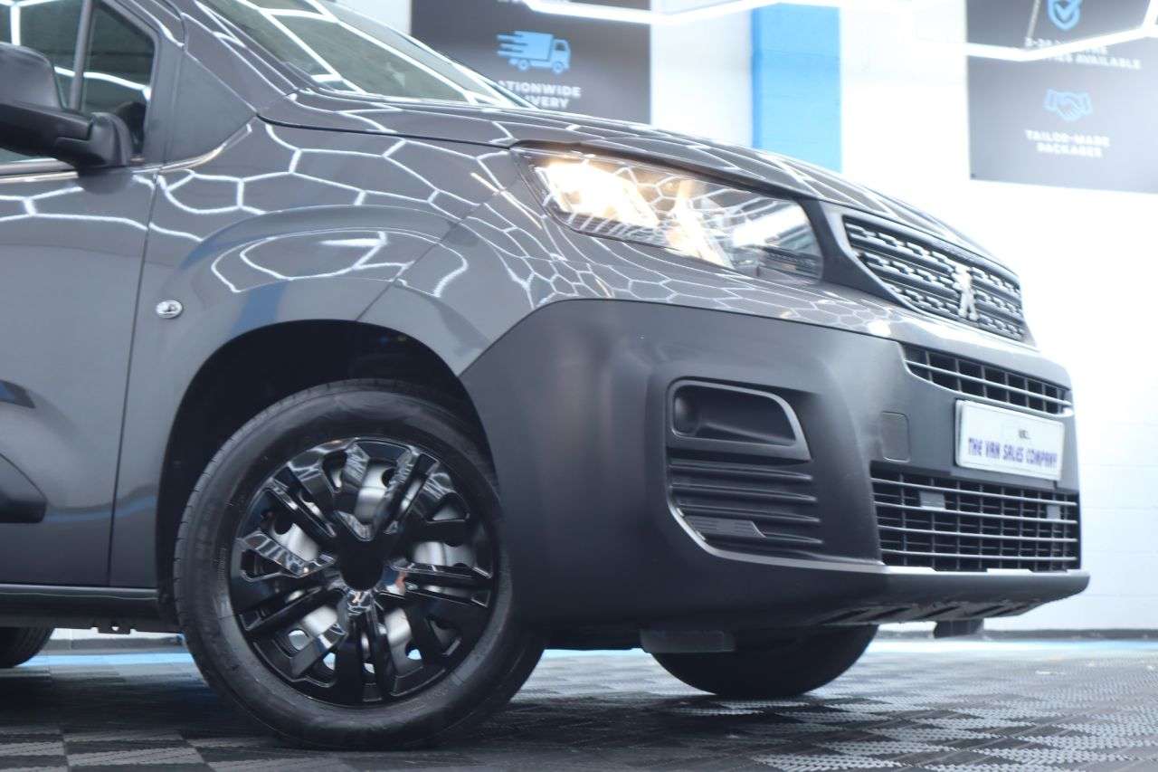 A 2023 PEUGEOT PARTNER 1.5 BlueHDi 850 Professional Premium + Long Crew Van Double Cab 6dr Diesel A 2023 PEUGEOT PARTNER 1.5 BlueHDi 850 Professional Premium + Long Crew Van Double Cab 6dr Diesel