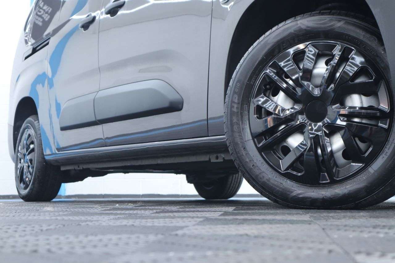 A 2023 PEUGEOT PARTNER 1.5 BlueHDi 850 Professional Premium + Long Crew Van Double Cab 6dr Diesel A 2023 PEUGEOT PARTNER 1.5 BlueHDi 850 Professional Premium + Long Crew Van Double Cab 6dr Diesel