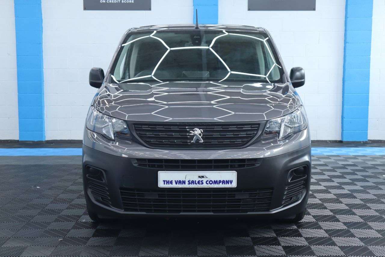 A 2023 PEUGEOT PARTNER 1.5 BlueHDi 850 Professional Premium + Long Crew Van Double Cab 6dr Diesel A 2023 PEUGEOT PARTNER 1.5 BlueHDi 850 Professional Premium + Long Crew Van Double Cab 6dr Diesel