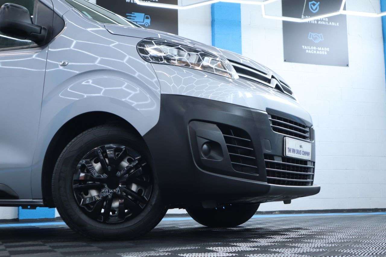 A 2022 CITROEN DISPATCH 2.0 BlueHDi 1400 Enterprise Pro M Panel Van 6dr Diesel EAT8 FWD 2 Euro 6 (s A 2022 CITROEN DISPATCH 2.0 BlueHDi 1400 Enterprise Pro M Panel Van 6dr Diesel EAT8 FWD 2 Euro 6 (s