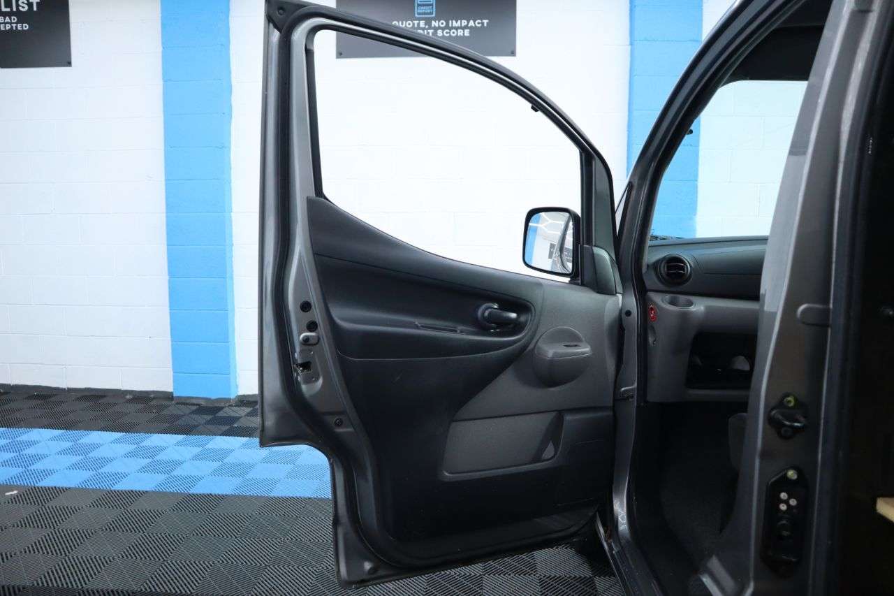 2019 NISSAN NV200 2019 NISSAN NV200