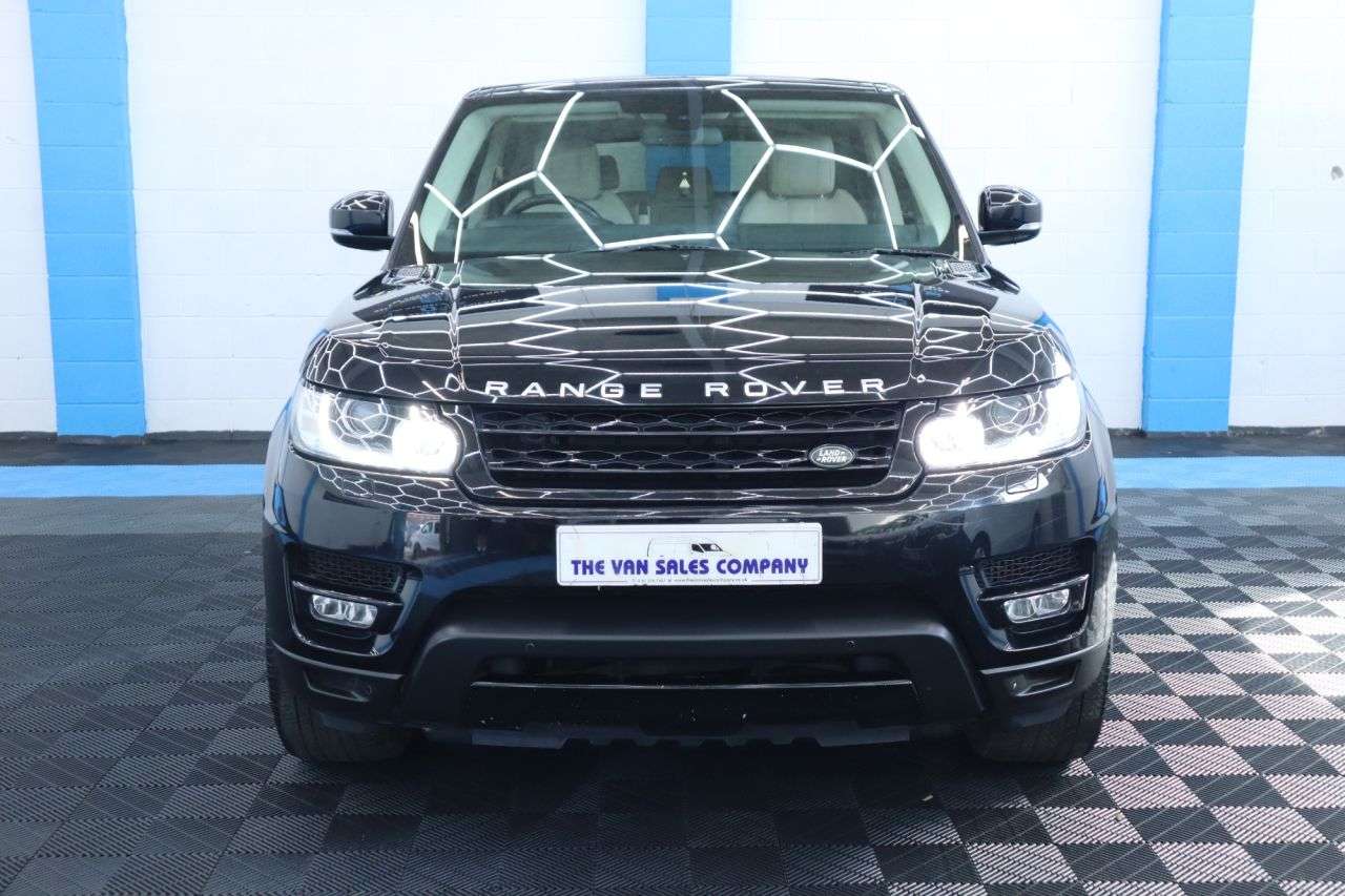 A 2015 LAND ROVER RANGE ROVER SPORT 3.0 SD V6 HSE Dynamic SUV 5dr Diesel Auto 4WD Euro 5 (s/s) (306 ps) A 2015 LAND ROVER RANGE ROVER SPORT 3.0 SD V6 HSE Dynamic SUV 5dr Diesel Auto 4WD Euro 5 (s/s) (306 ps)