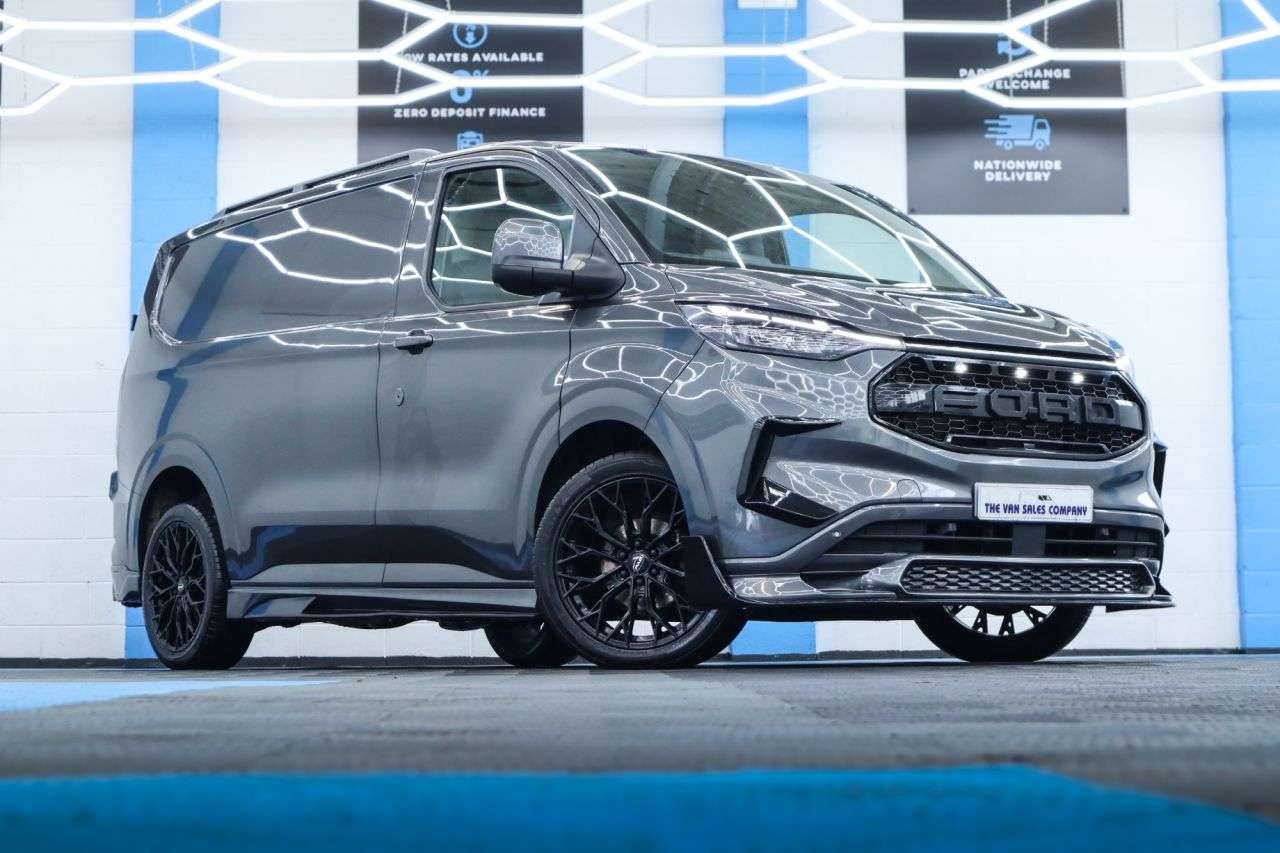 A 2024 FORD TRANSIT CUSTOM 2l NO VAT - 3 SEATER - AC A 2024 FORD TRANSIT CUSTOM 2l NO VAT - 3 SEATER - AC