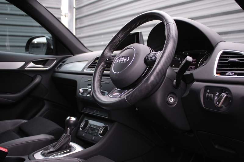 2018 AUDI Q3 2018 AUDI Q3